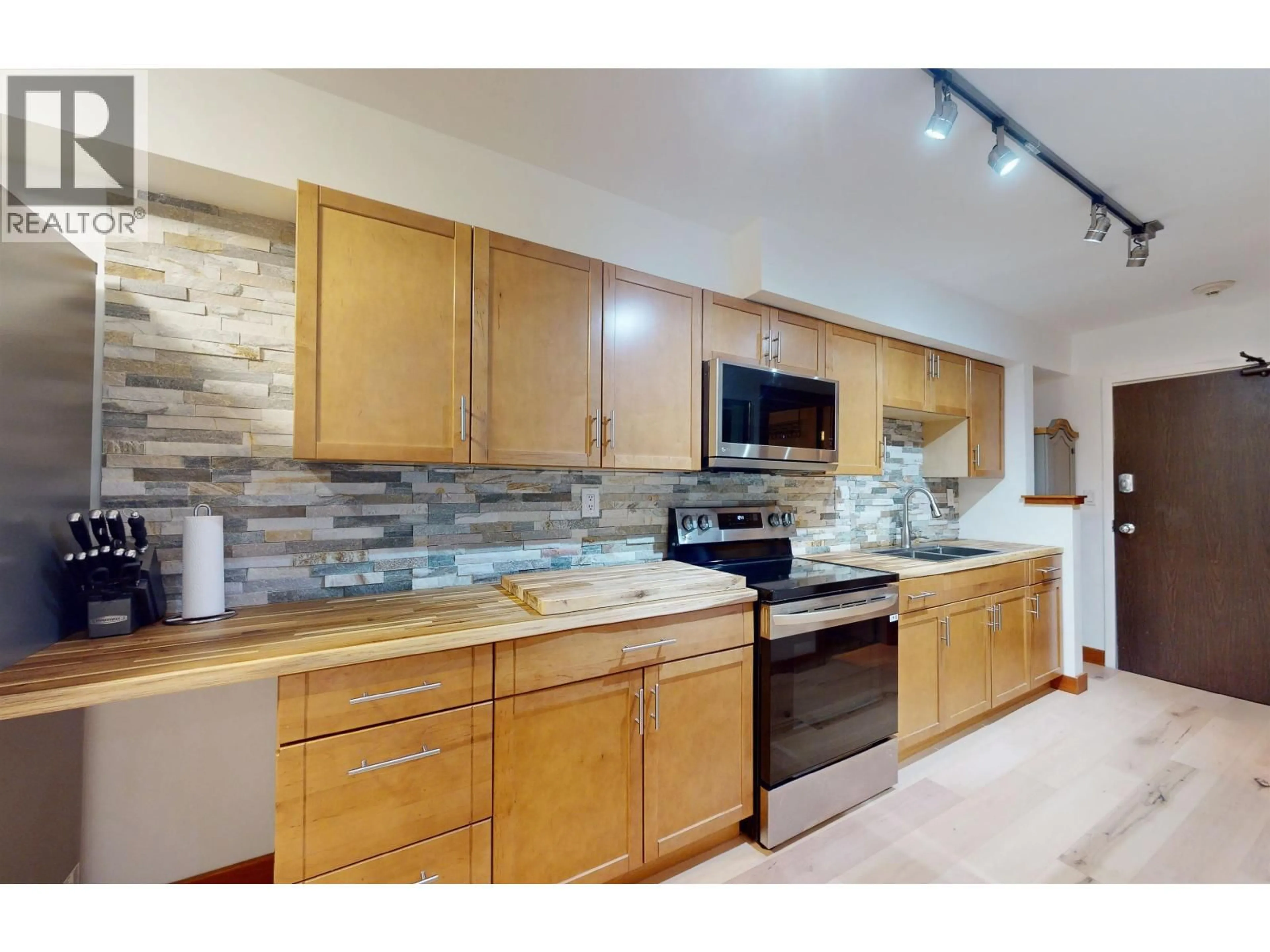 Unknown for 301 - 2021 KAREN CRESCENT, Whistler British Columbia V8E0H1