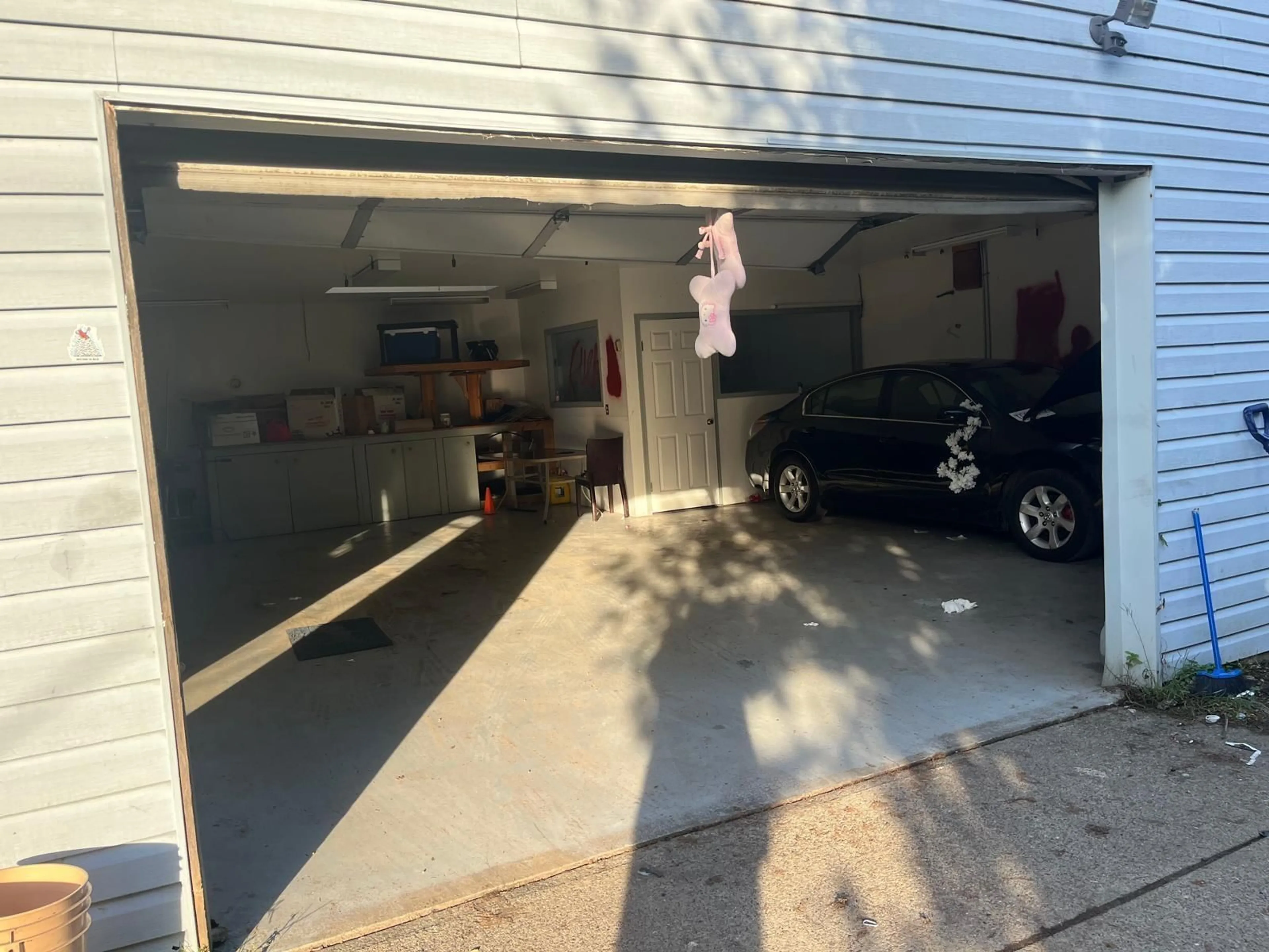 Indoor garage for 9284 126A STREET, Surrey British Columbia V3V5G2