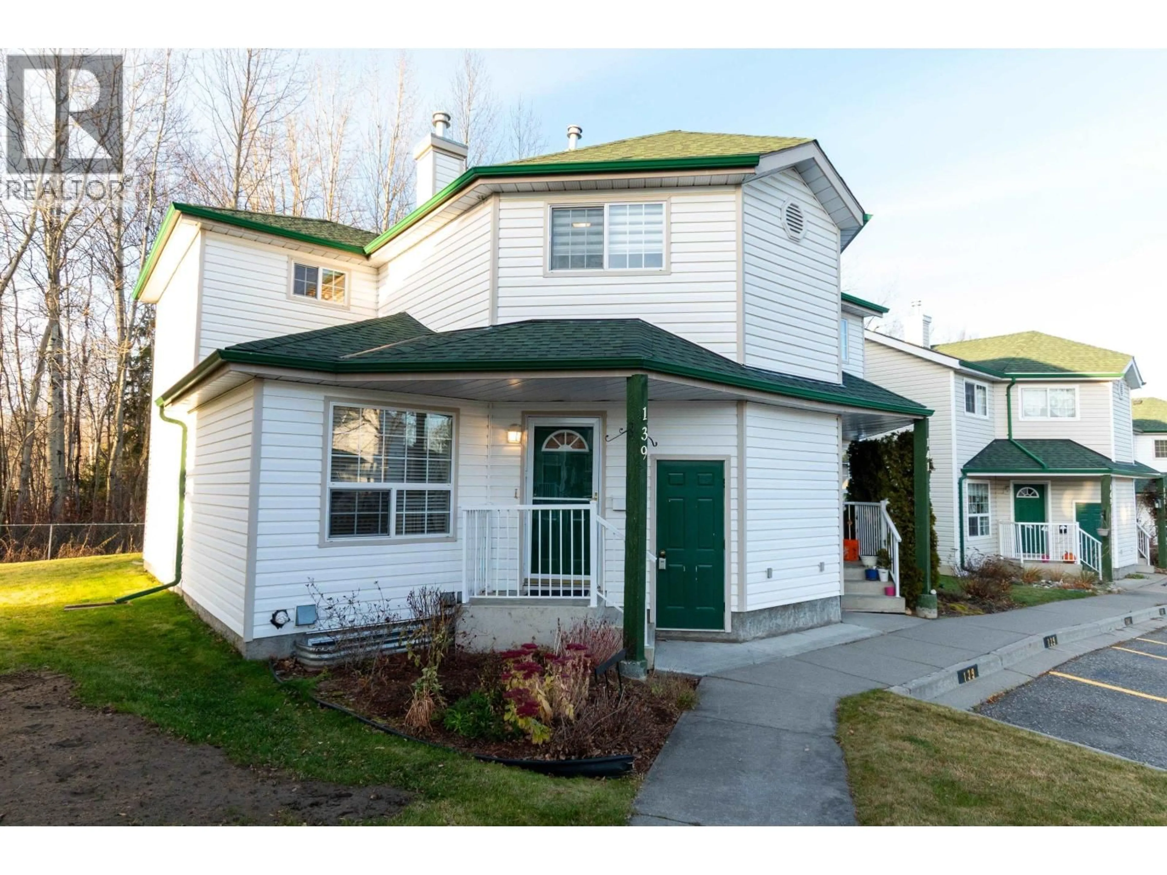 Home with vinyl exterior material, street for 139 - 3233 MCGILL CRESCENT, Prince George British Columbia V2N2T4