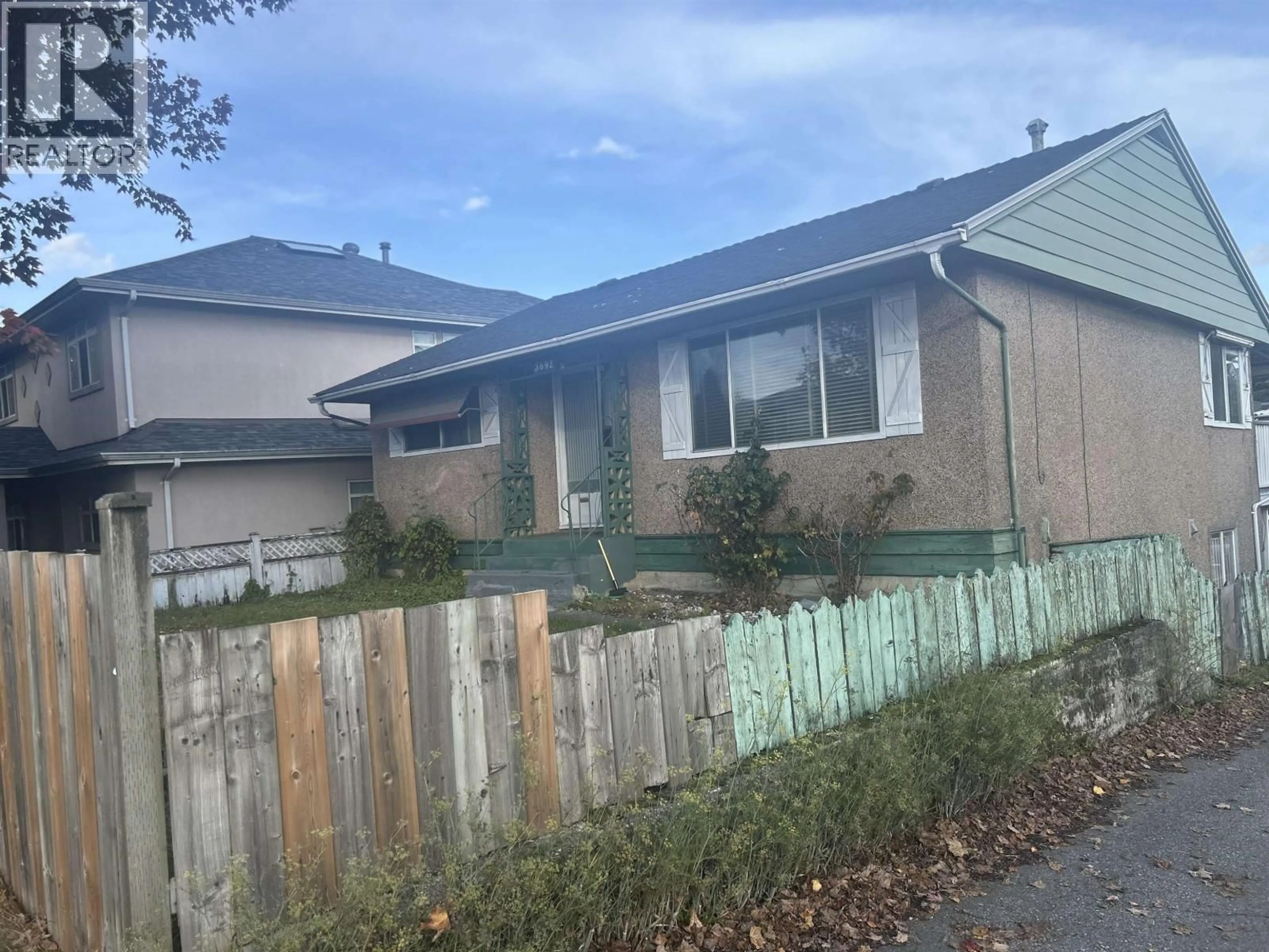 A pic from outside/outdoor area/front of a property/back of a property/a pic from drone, street for 5692 KNIGHT STREET, Vancouver British Columbia V5P2V2