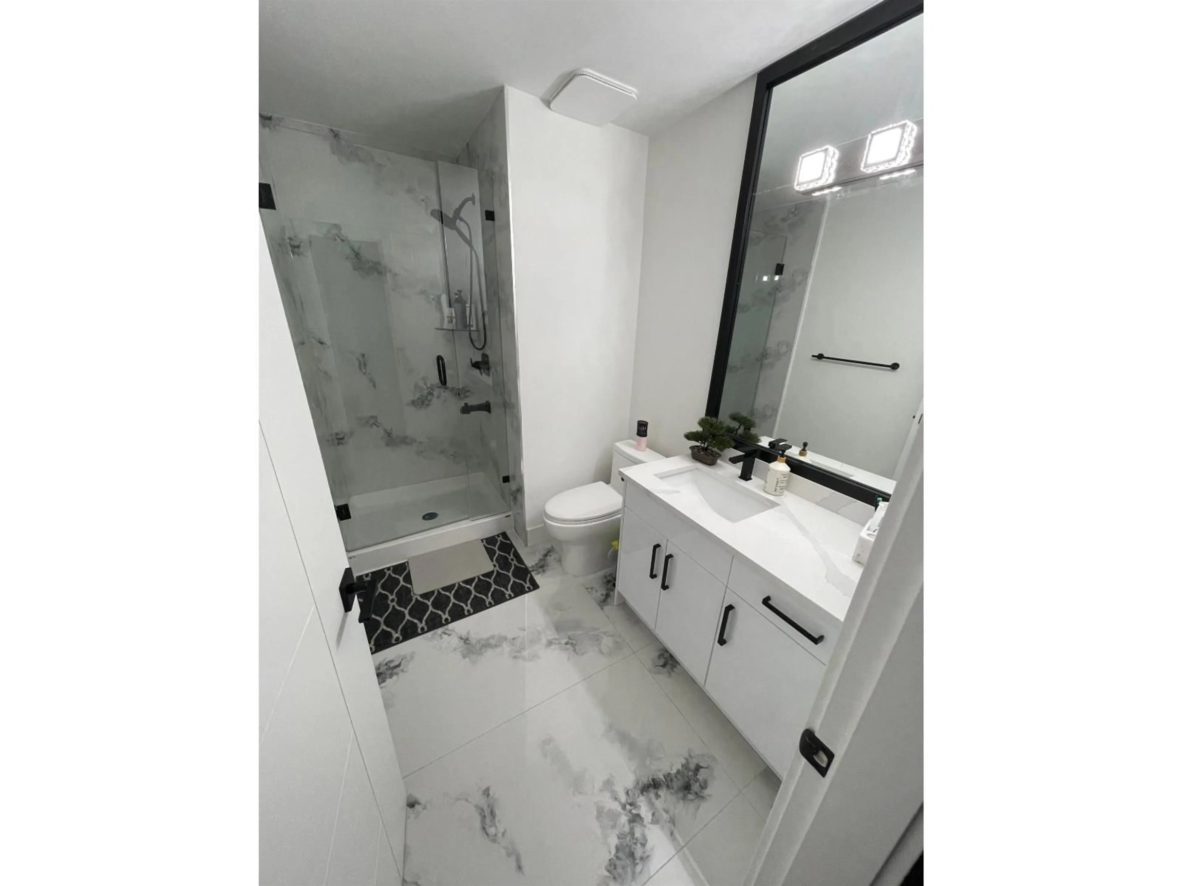 Unknown for 222 - 9462 PRINCE CHARLES, Surrey British Columbia V3V1S6