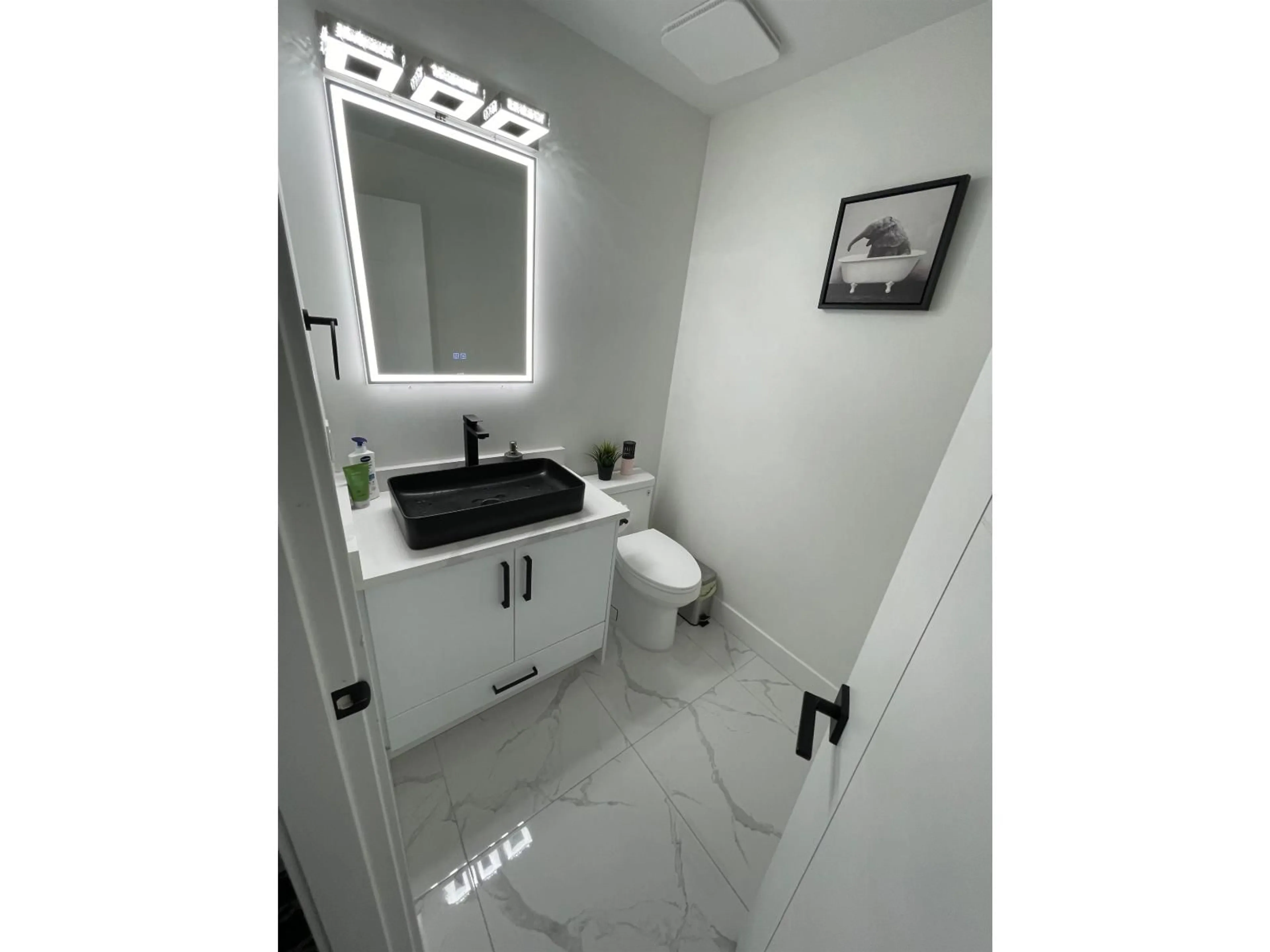 A pic of a room for 222 - 9462 PRINCE CHARLES, Surrey British Columbia V3V1S6