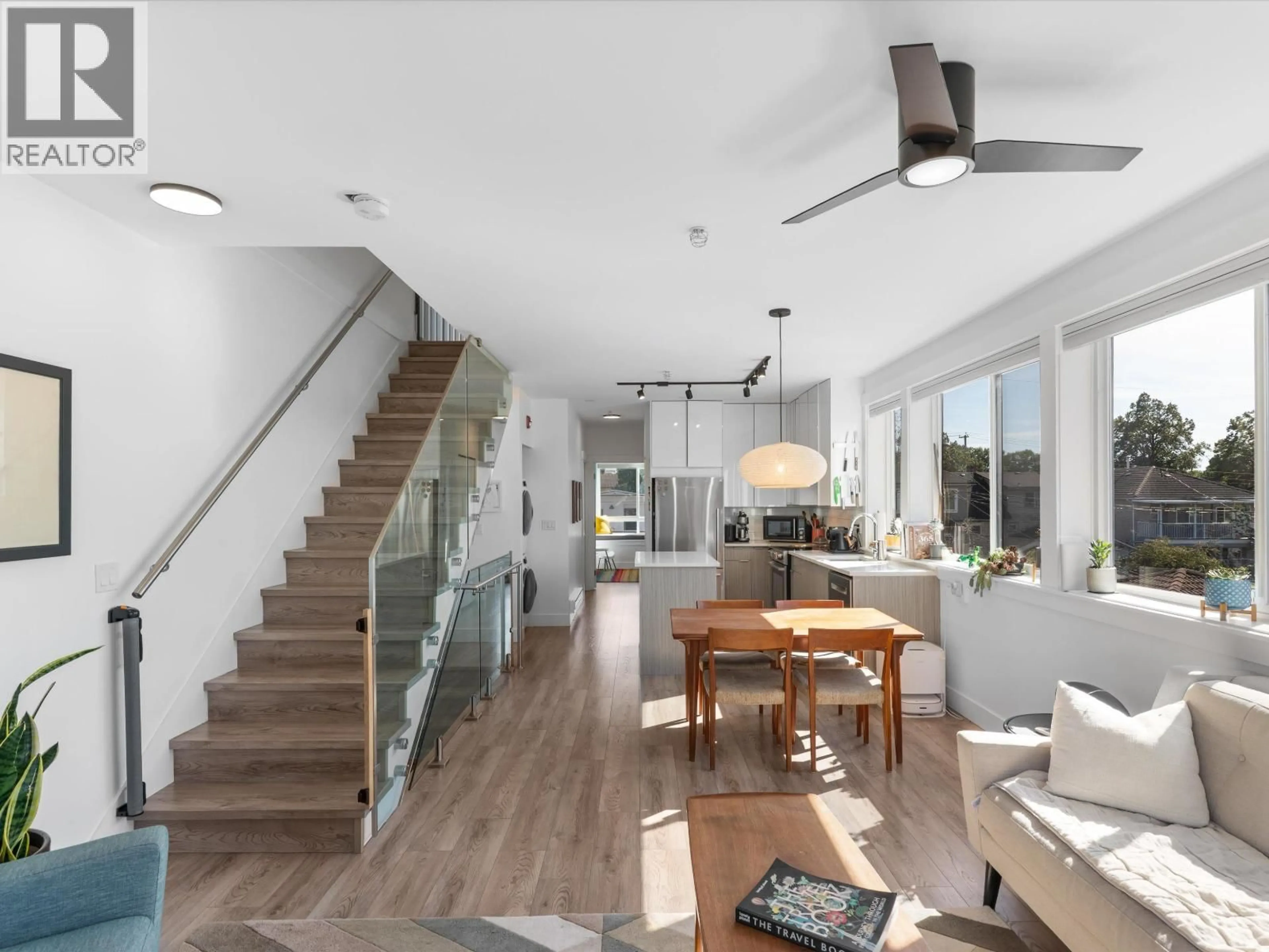 Unknown for 2286 33RD AVENUE, Vancouver British Columbia V5N3G1