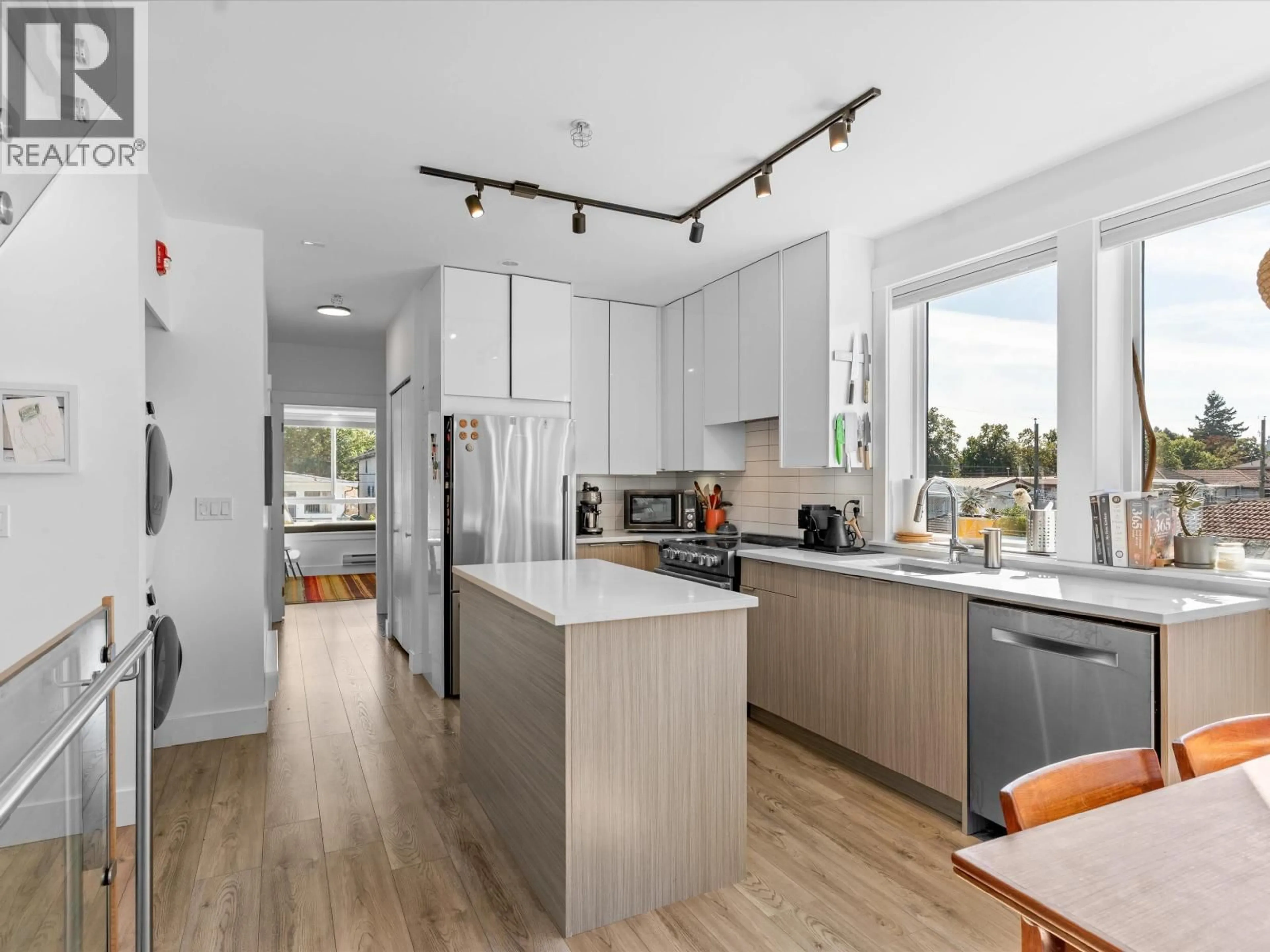 Open concept kitchen, unknown for 2286 33RD AVENUE, Vancouver British Columbia V5N3G1