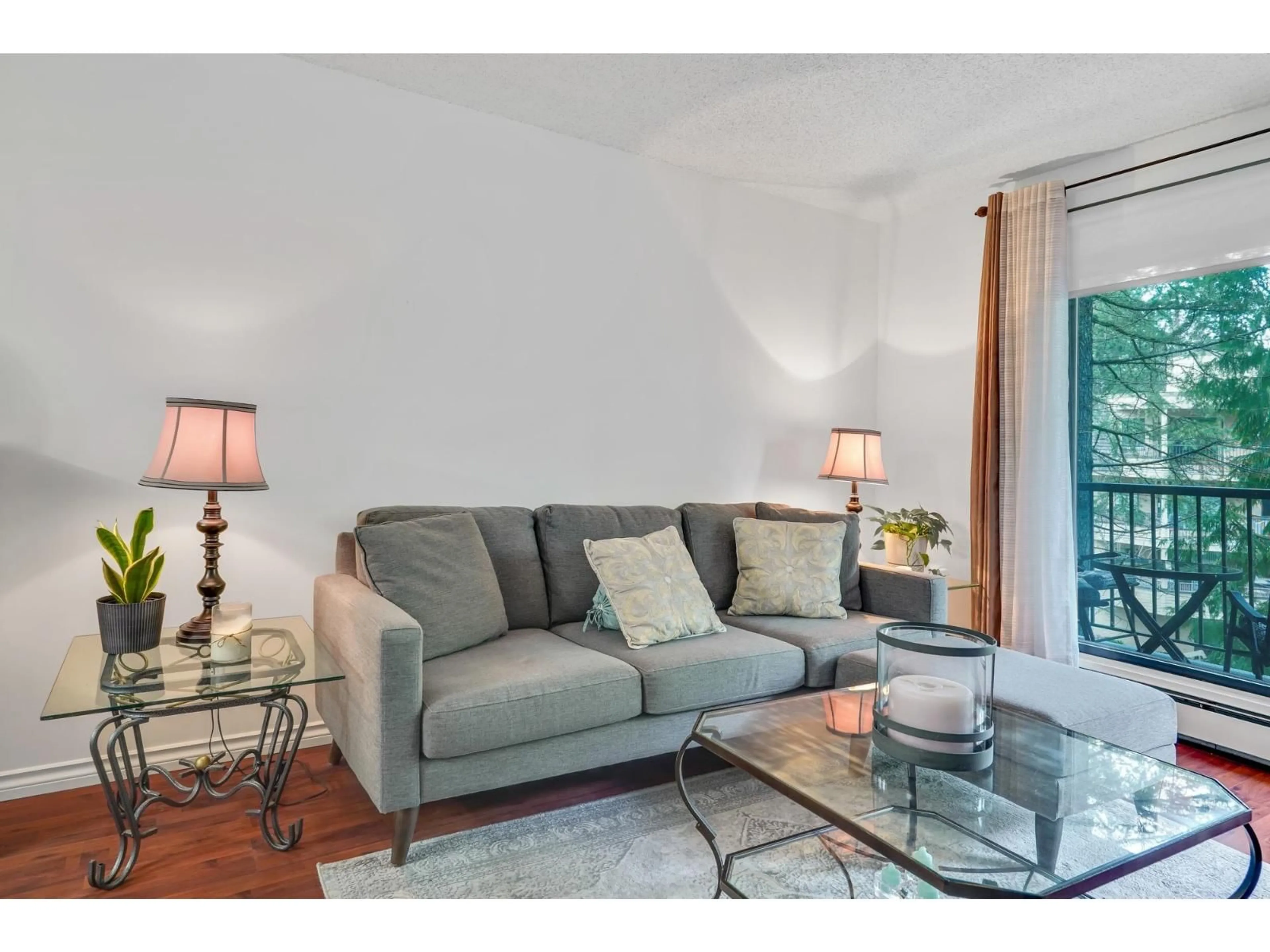 Living room with furniture, unknown for 203 - 1740 SOUTHMERE CRESCENT, Surrey British Columbia V4A6E4