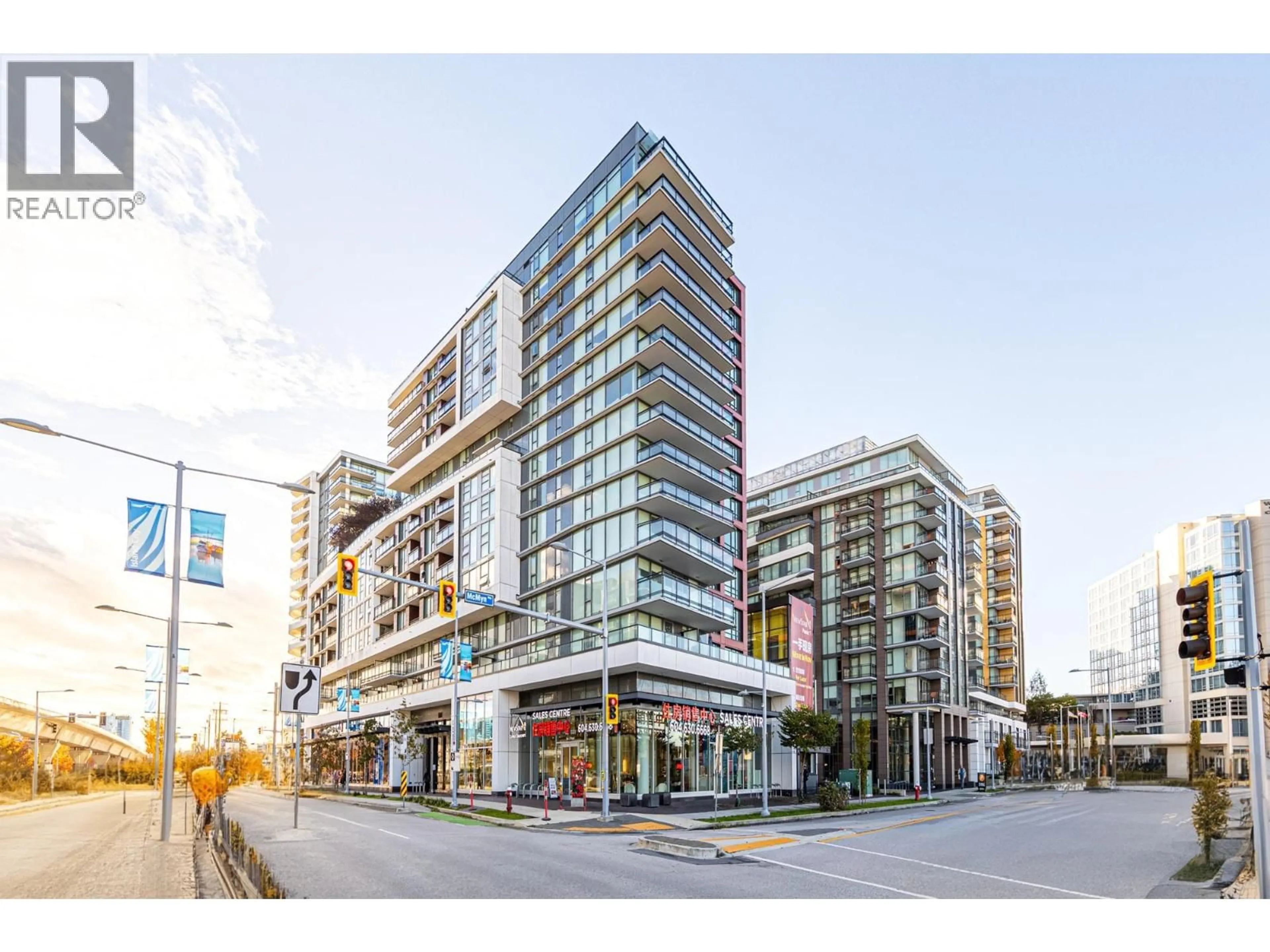 Indoor foyer for 902 - 3331 NO. 3 ROAD, Richmond British Columbia V6X2B6