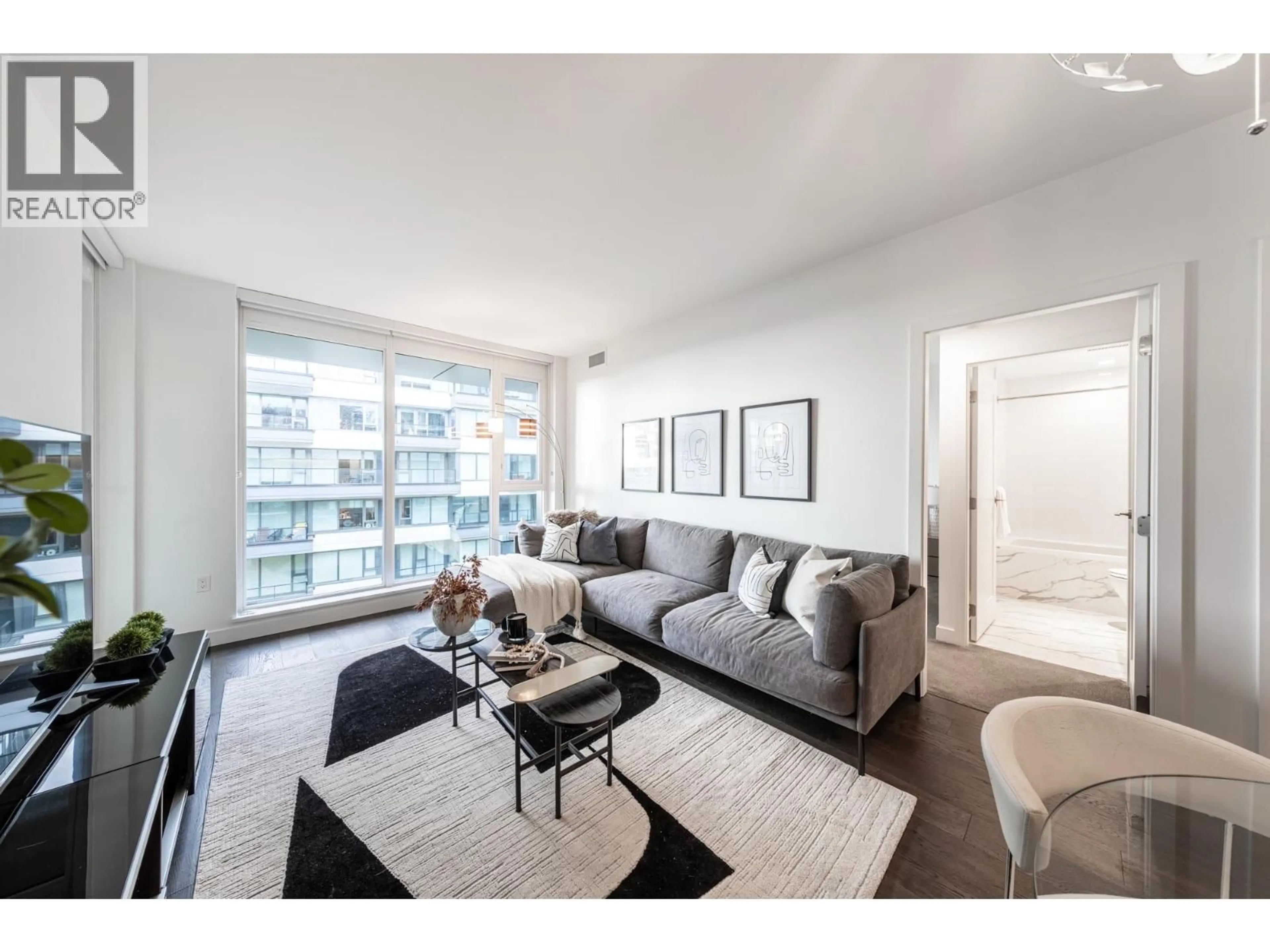 Living room with furniture, unknown for 902 - 3331 NO. 3 ROAD, Richmond British Columbia V6X2B6