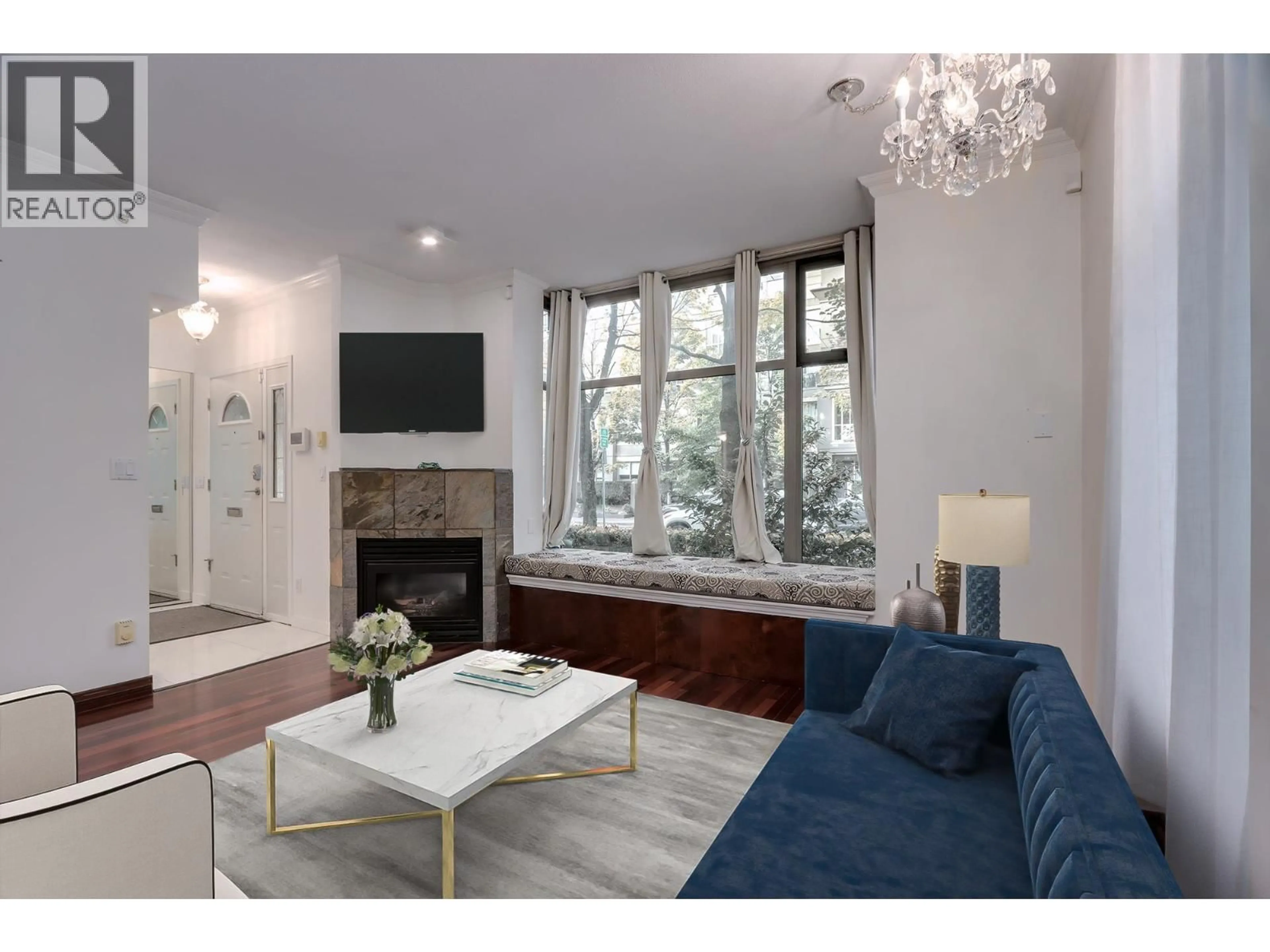 Living room with furniture, unknown for 936 RICHARDS STREET, Vancouver British Columbia V6B3C1