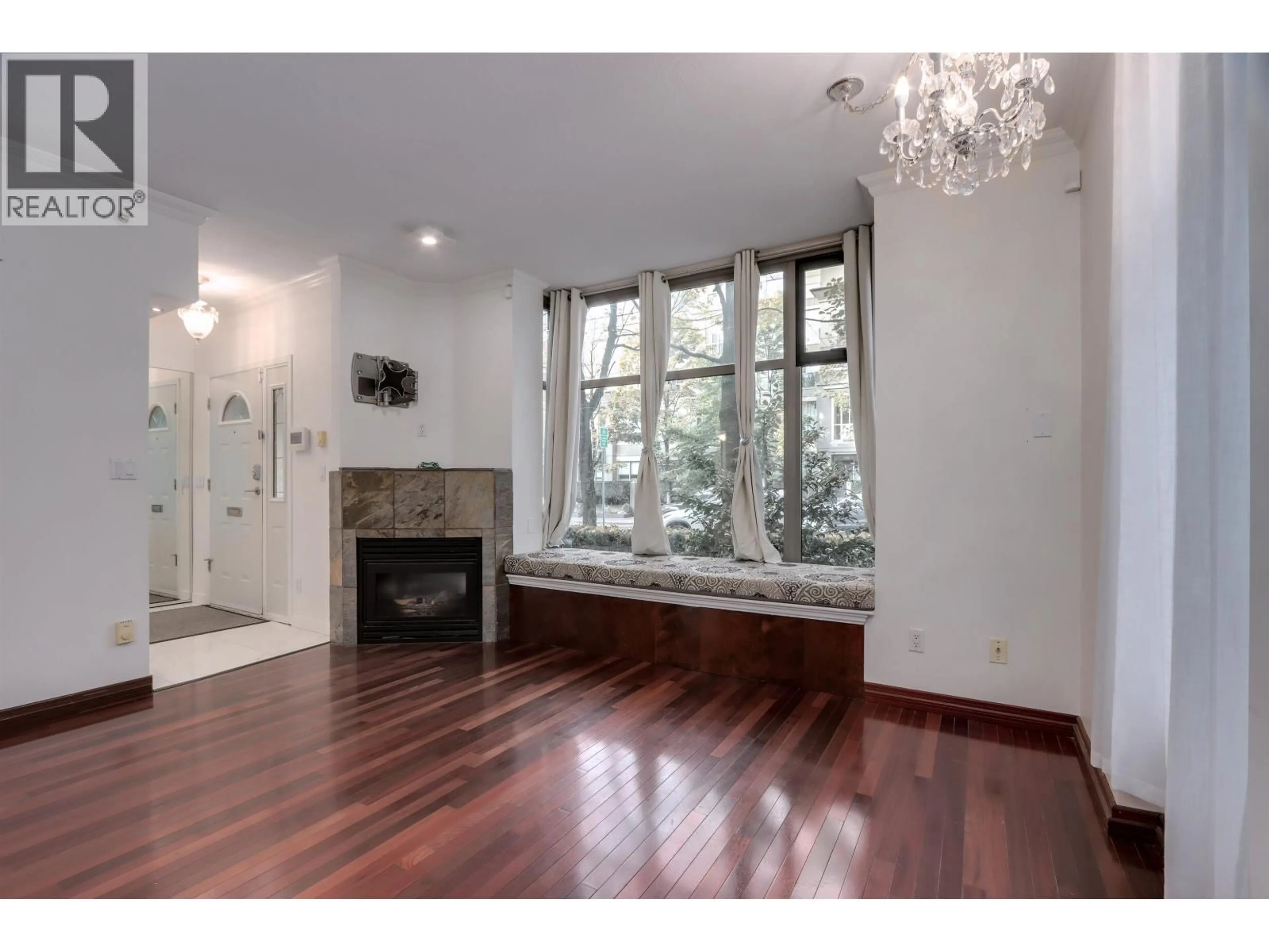 Unknown for 936 RICHARDS STREET, Vancouver British Columbia V6B3C1