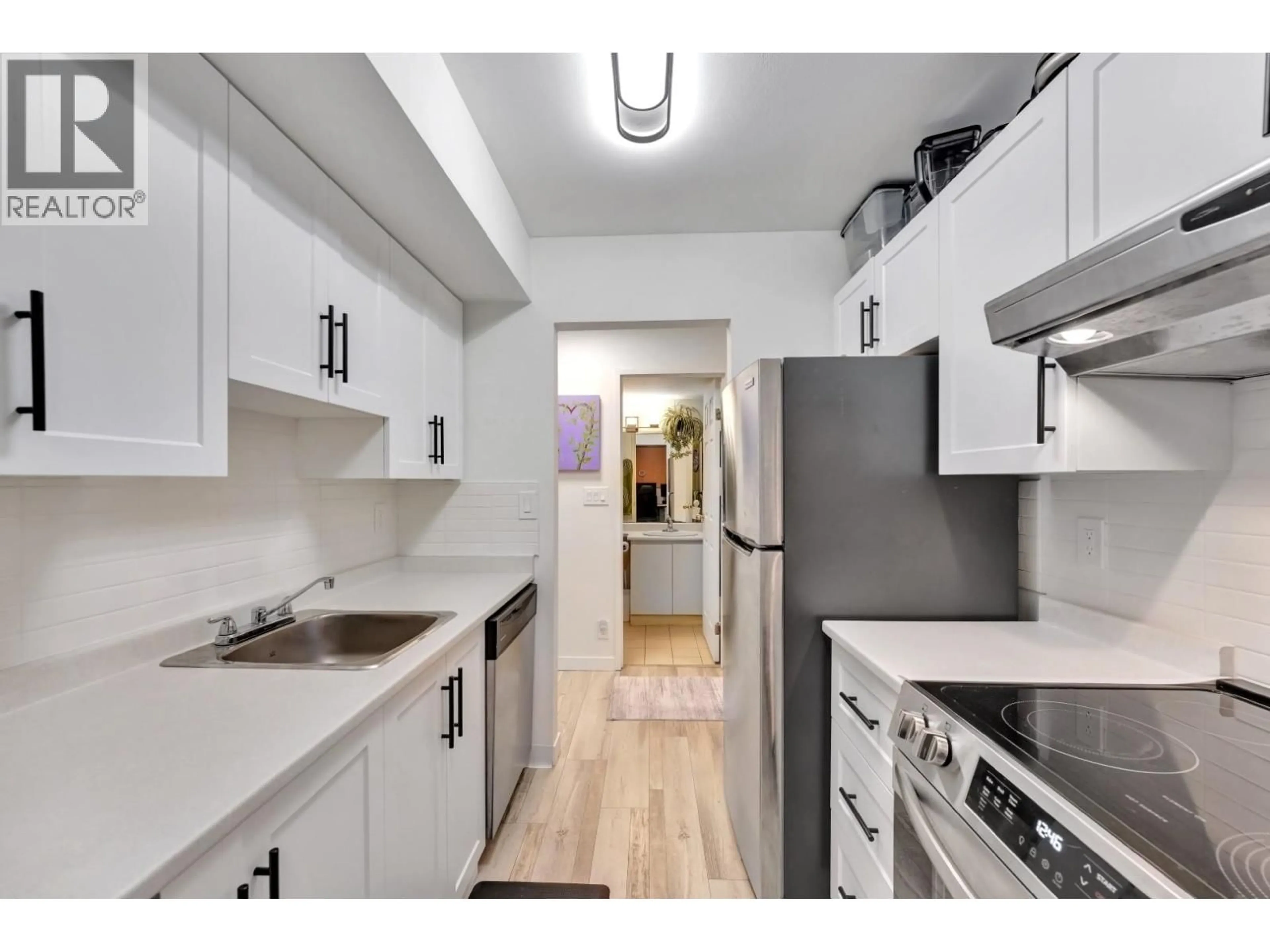 Standard kitchen, unknown for 316 - 8900 CITATION DRIVE, Richmond British Columbia V6Y3A3