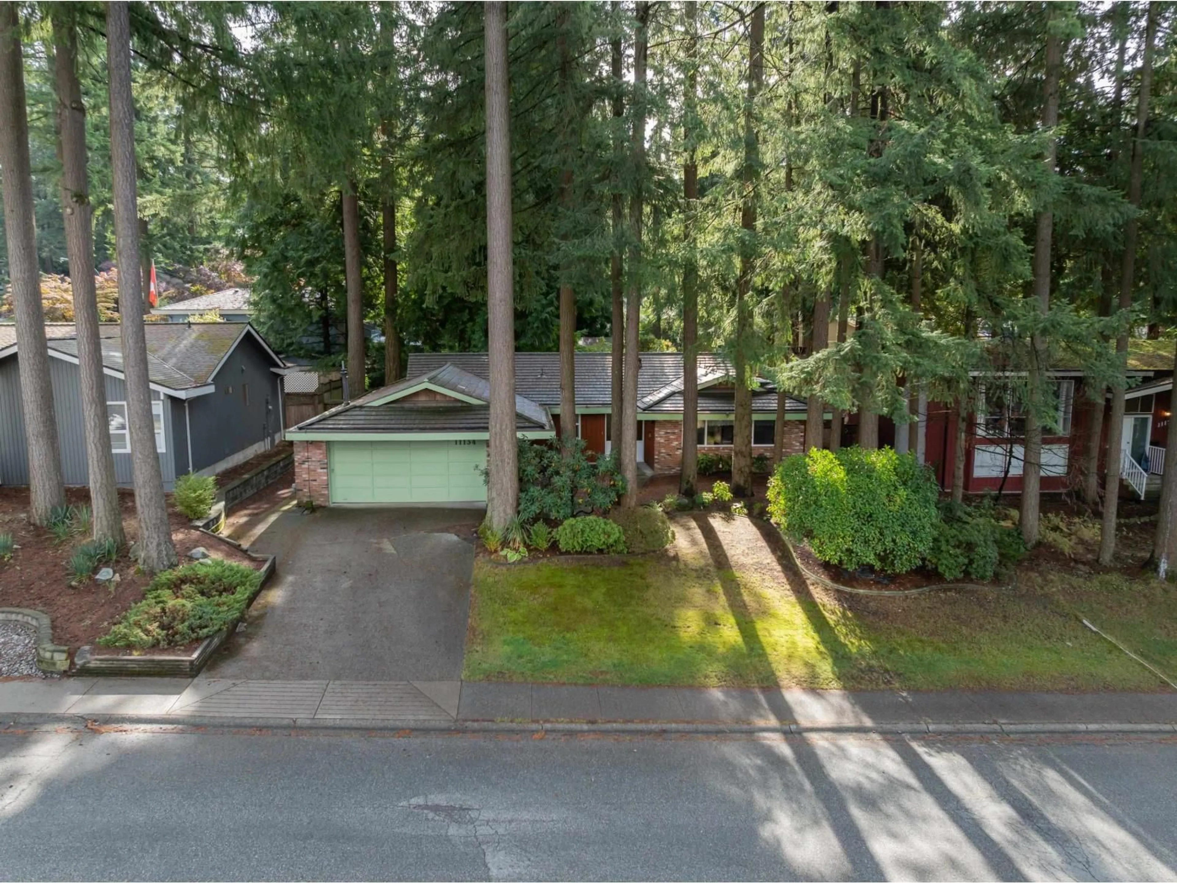 A pic from outside/outdoor area/front of a property/back of a property/a pic from drone, street for 11134 LYON, Delta British Columbia V4E1J7