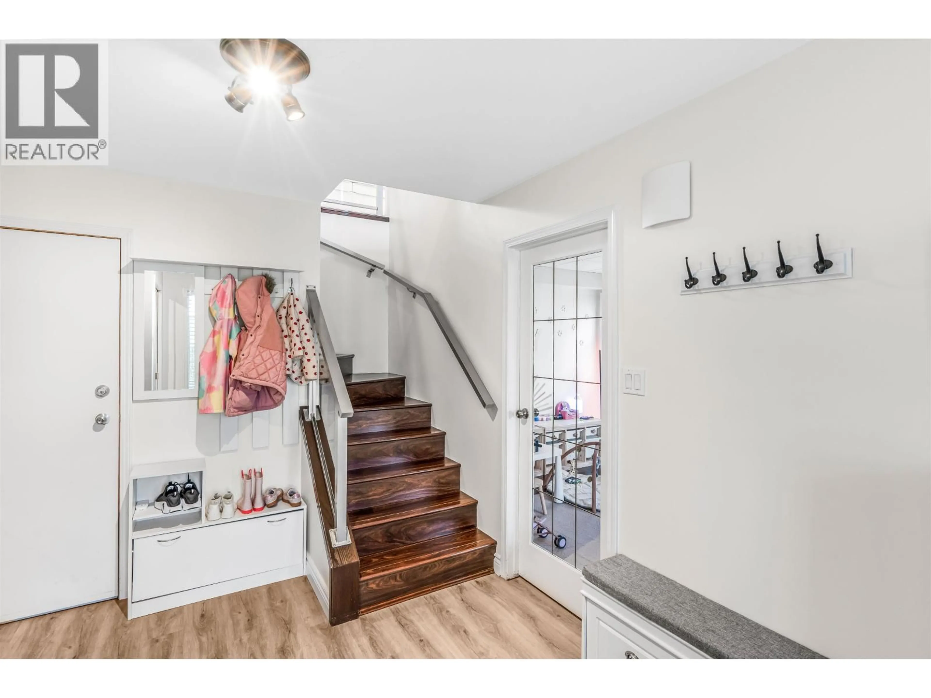 Indoor entryway for 12453 219 STREET, Maple Ridge British Columbia V2X0V3