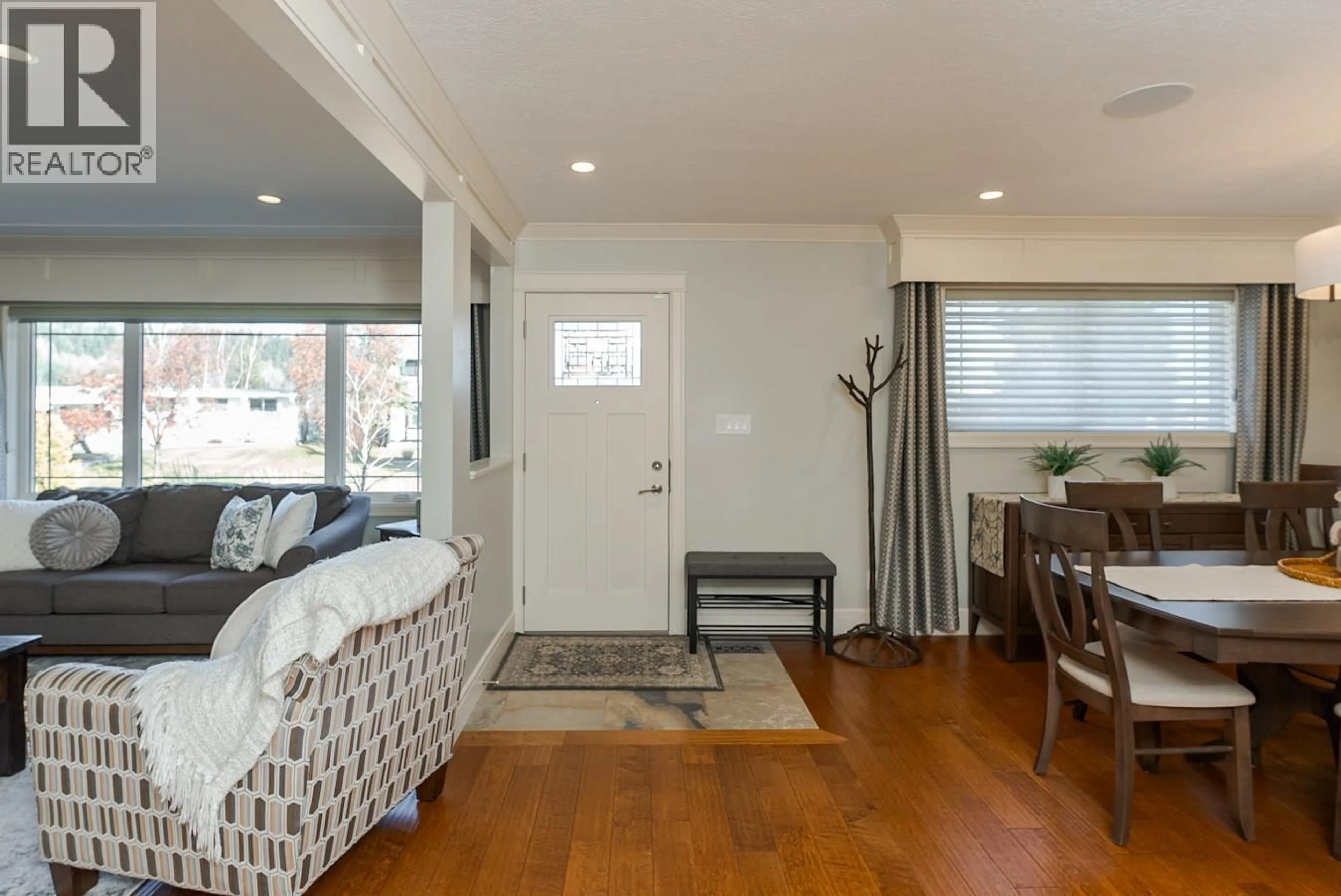 Indoor entryway for 3015 NECHAKO DRIVE, Prince George British Columbia V2M3B1