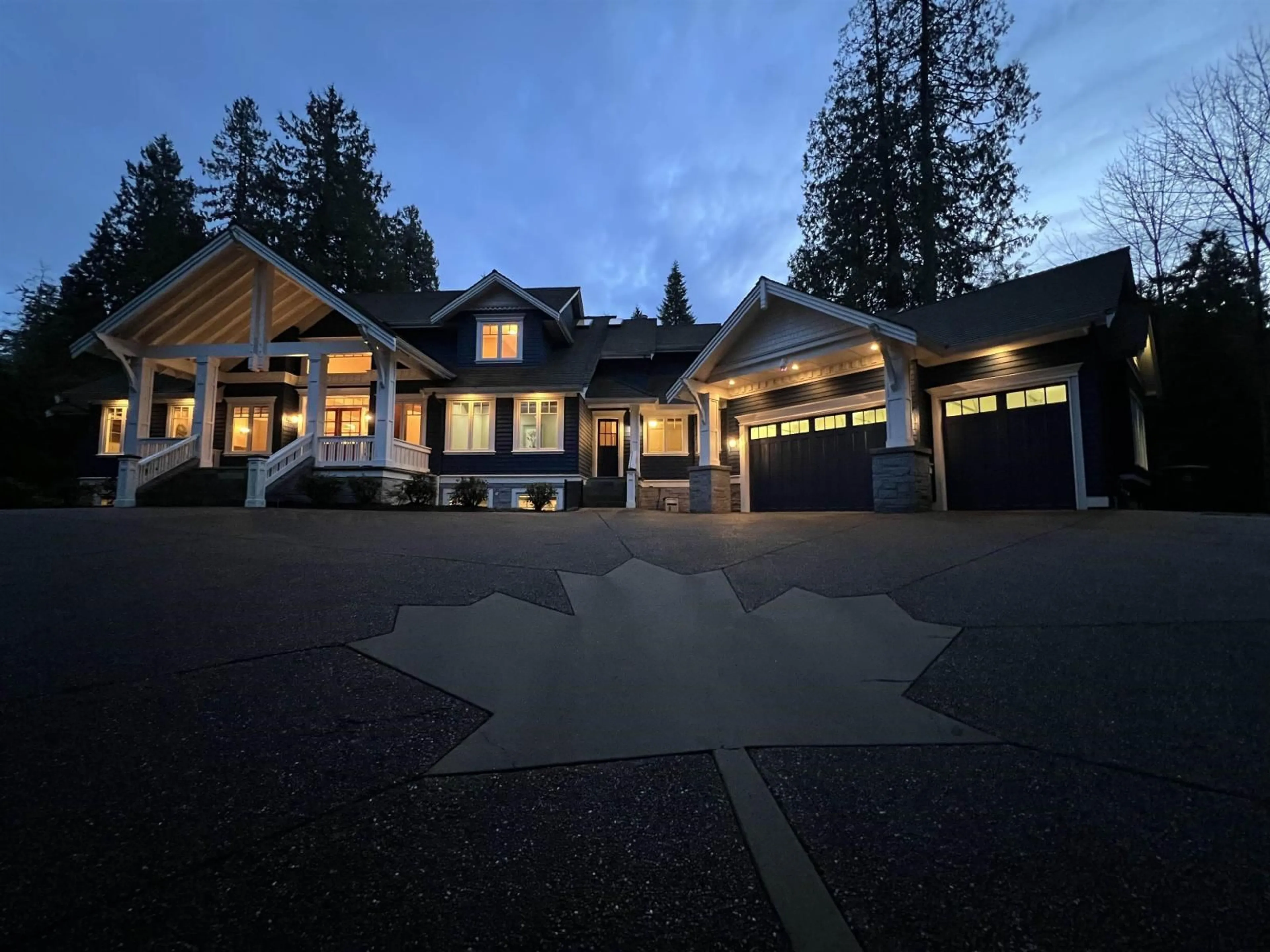 A pic from outside/outdoor area/front of a property/back of a property/a pic from drone, mountain view for 13464 VINE MAPLE, Surrey British Columbia V4P1W9