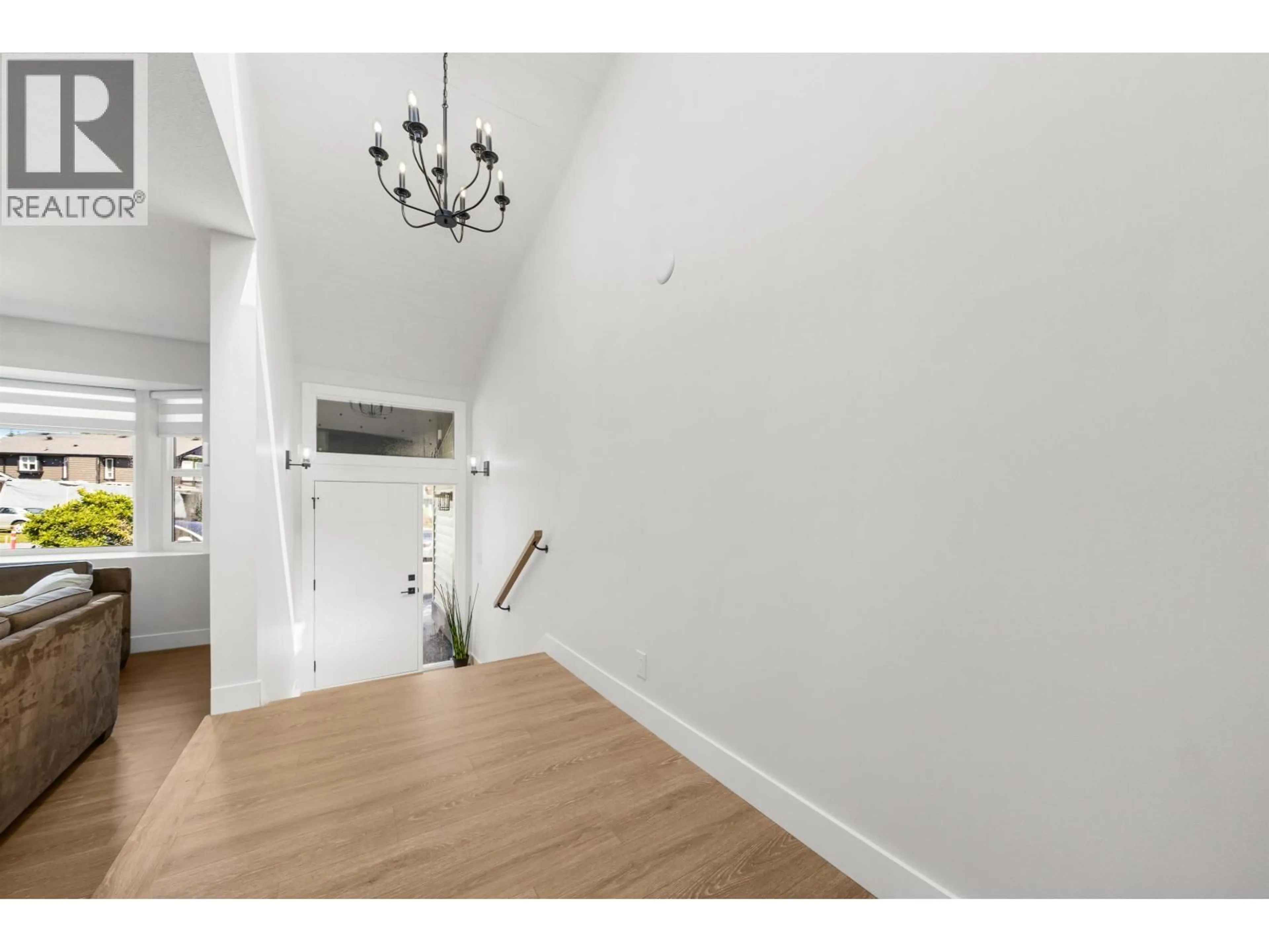 Indoor entryway for 23005 APPLE GROVE, Maple Ridge British Columbia V2X9K3