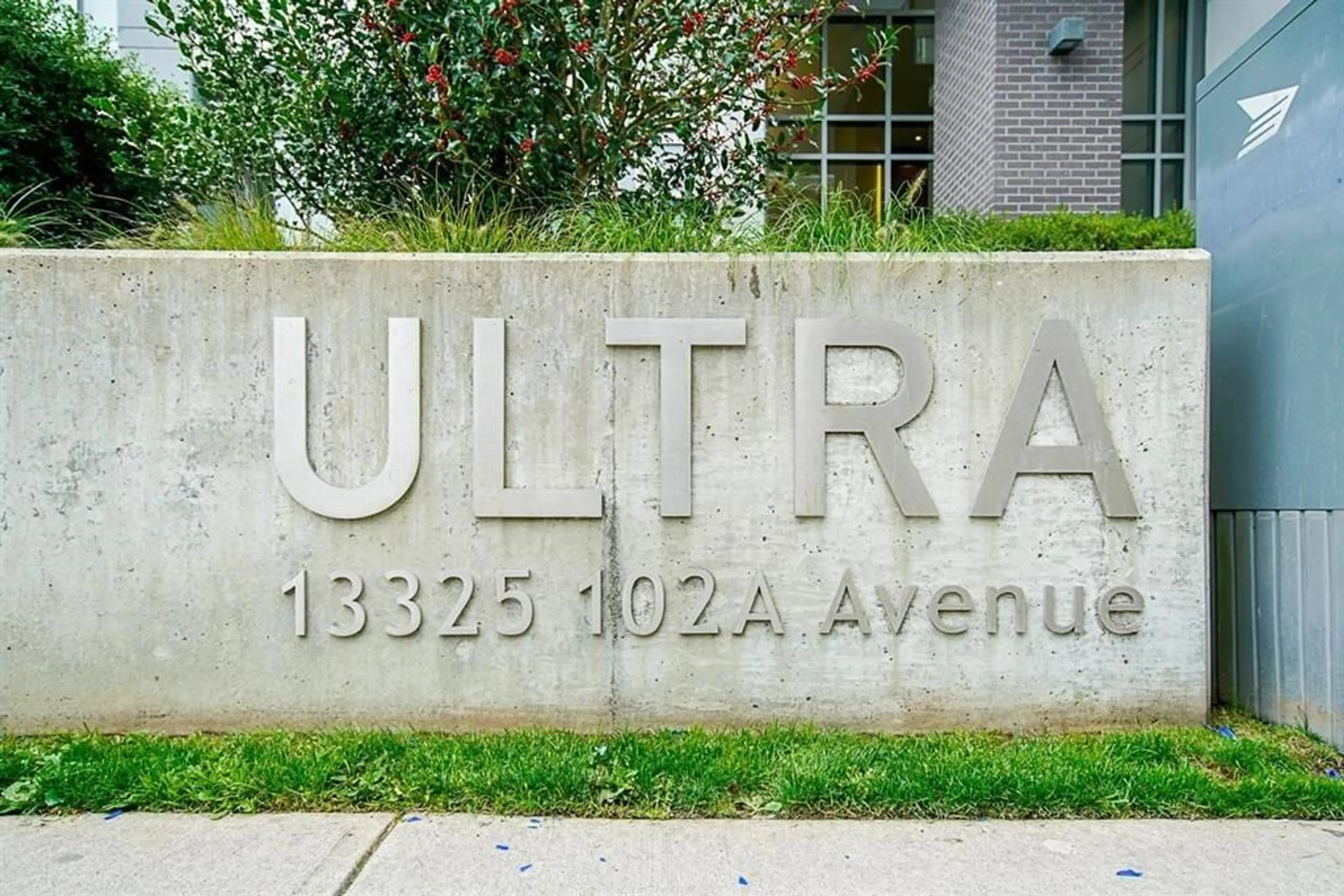 Indoor entryway for 209 - 13325 102A, Surrey British Columbia V3T0J5