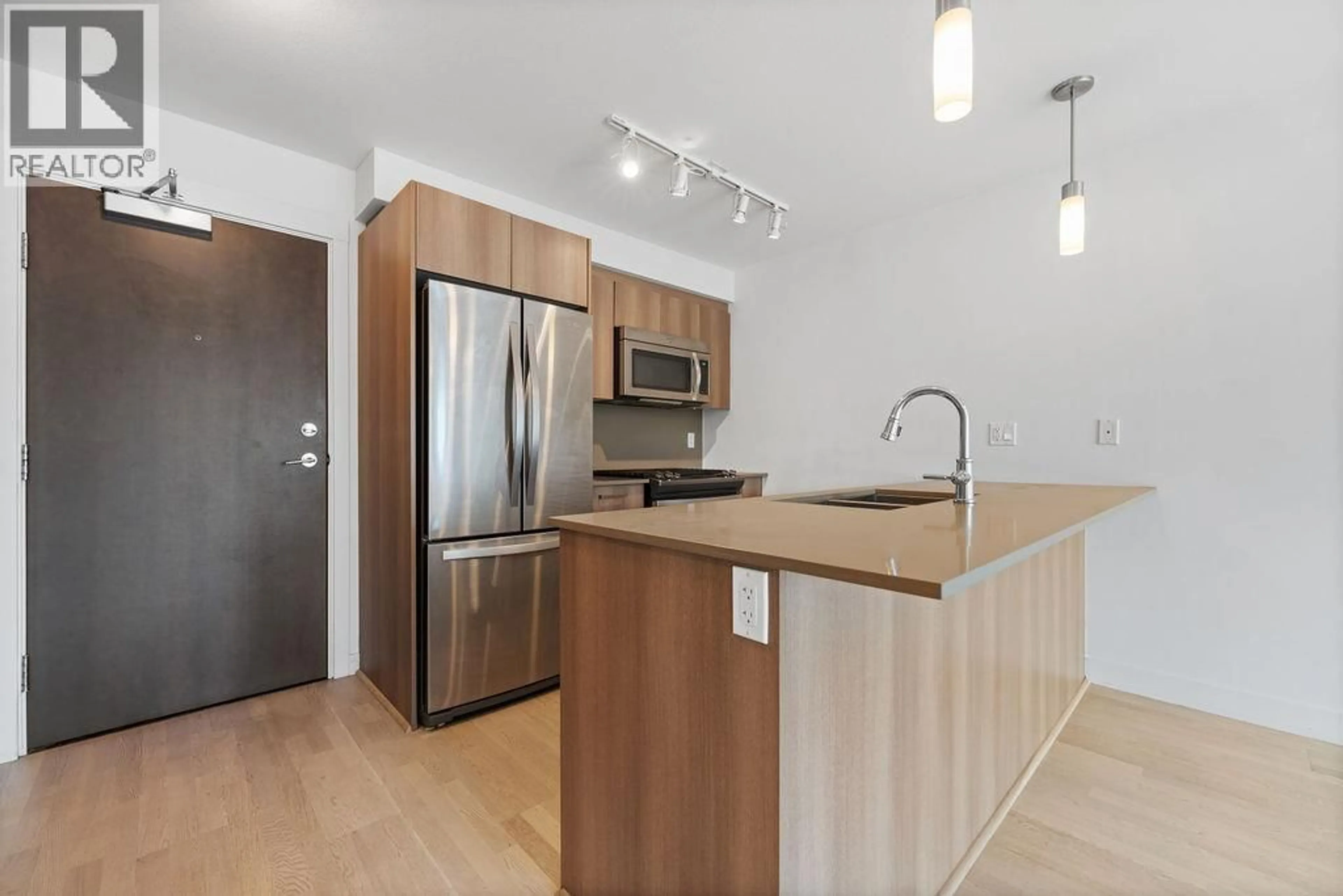 Standard kitchen, wood/laminate floor for 325 - 7058 14TH AVENUE, Burnaby British Columbia V3N0E6