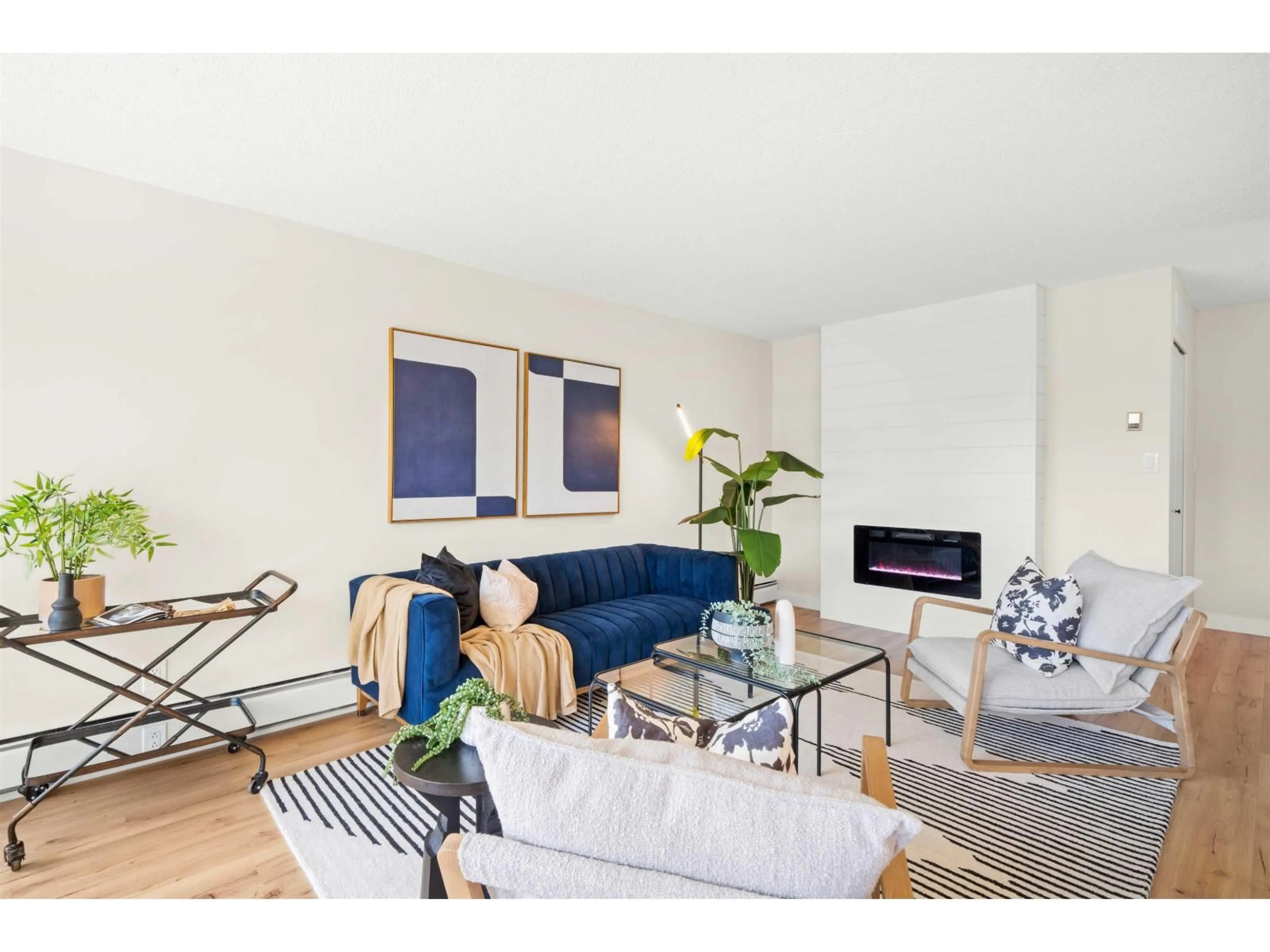 Living room with furniture, unknown for 219 - 31955 OLD YALE, Abbotsford British Columbia V2T4N1