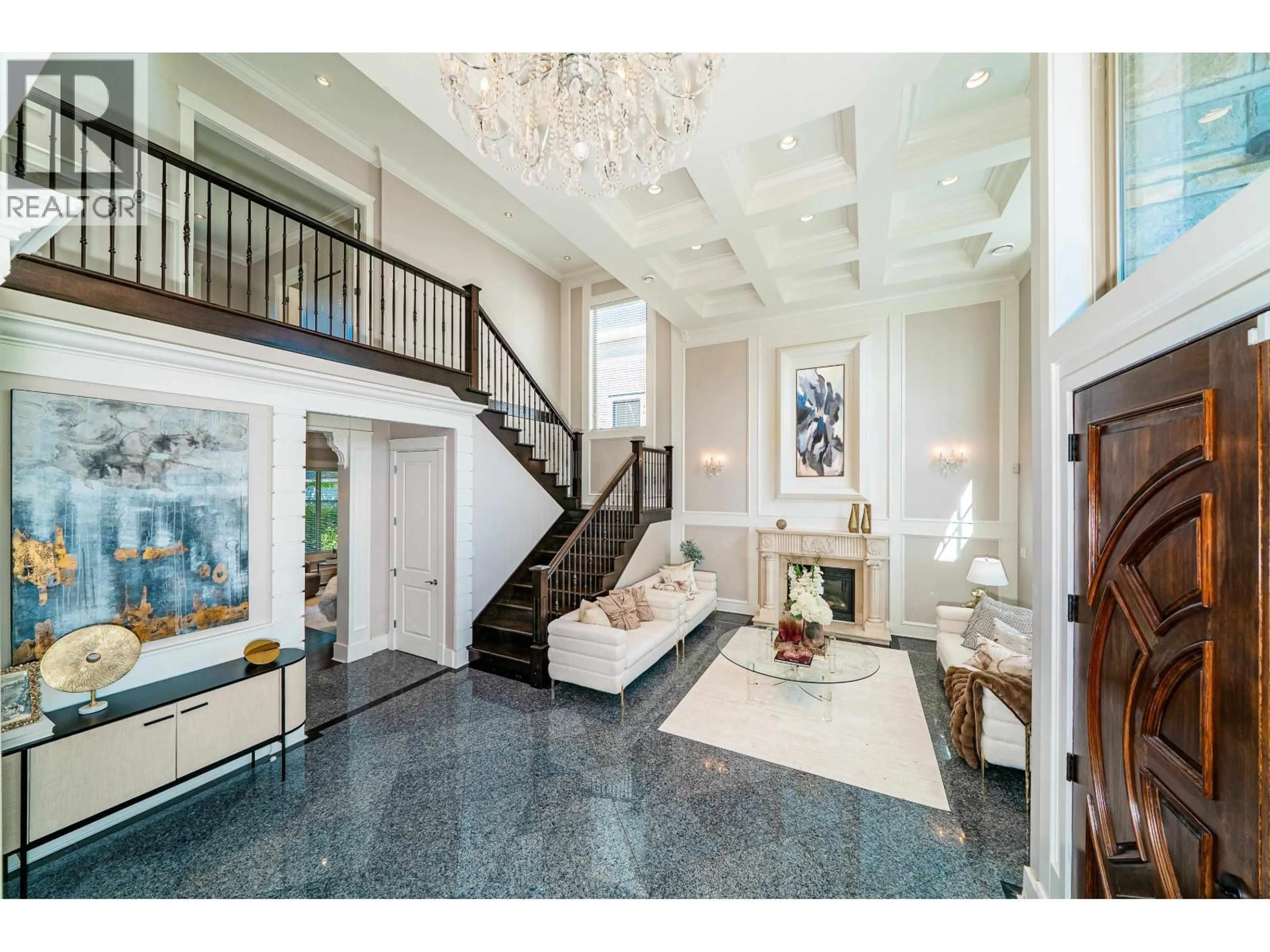 Indoor entryway for 5631 CHEMAINUS DRIVE, Richmond British Columbia V7C3B7