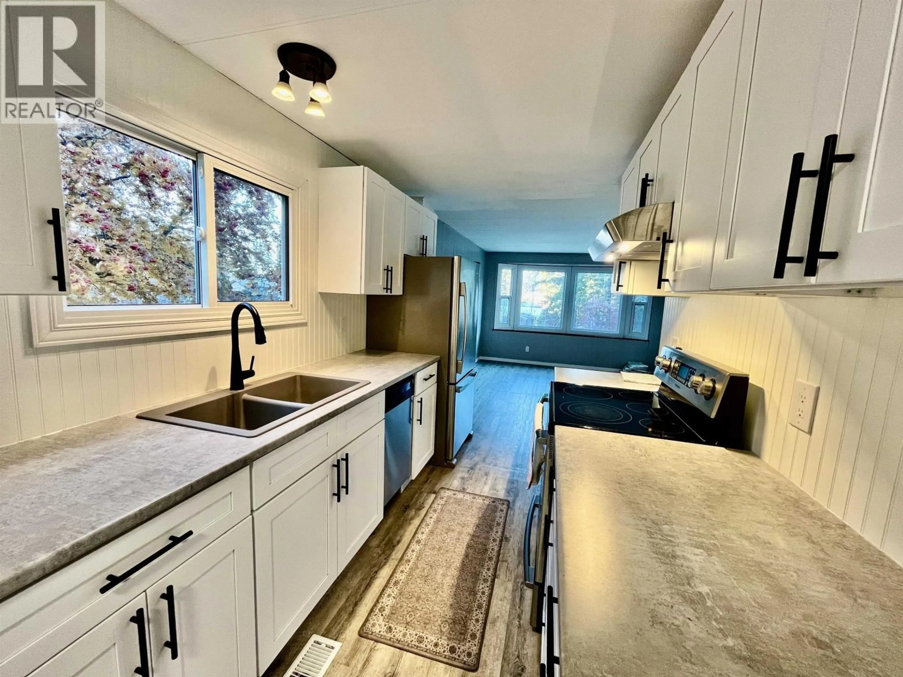 Open concept kitchen, ceramic/tile floor for 1727 HAZEL STREET, Williams Lake British Columbia V2G3E1