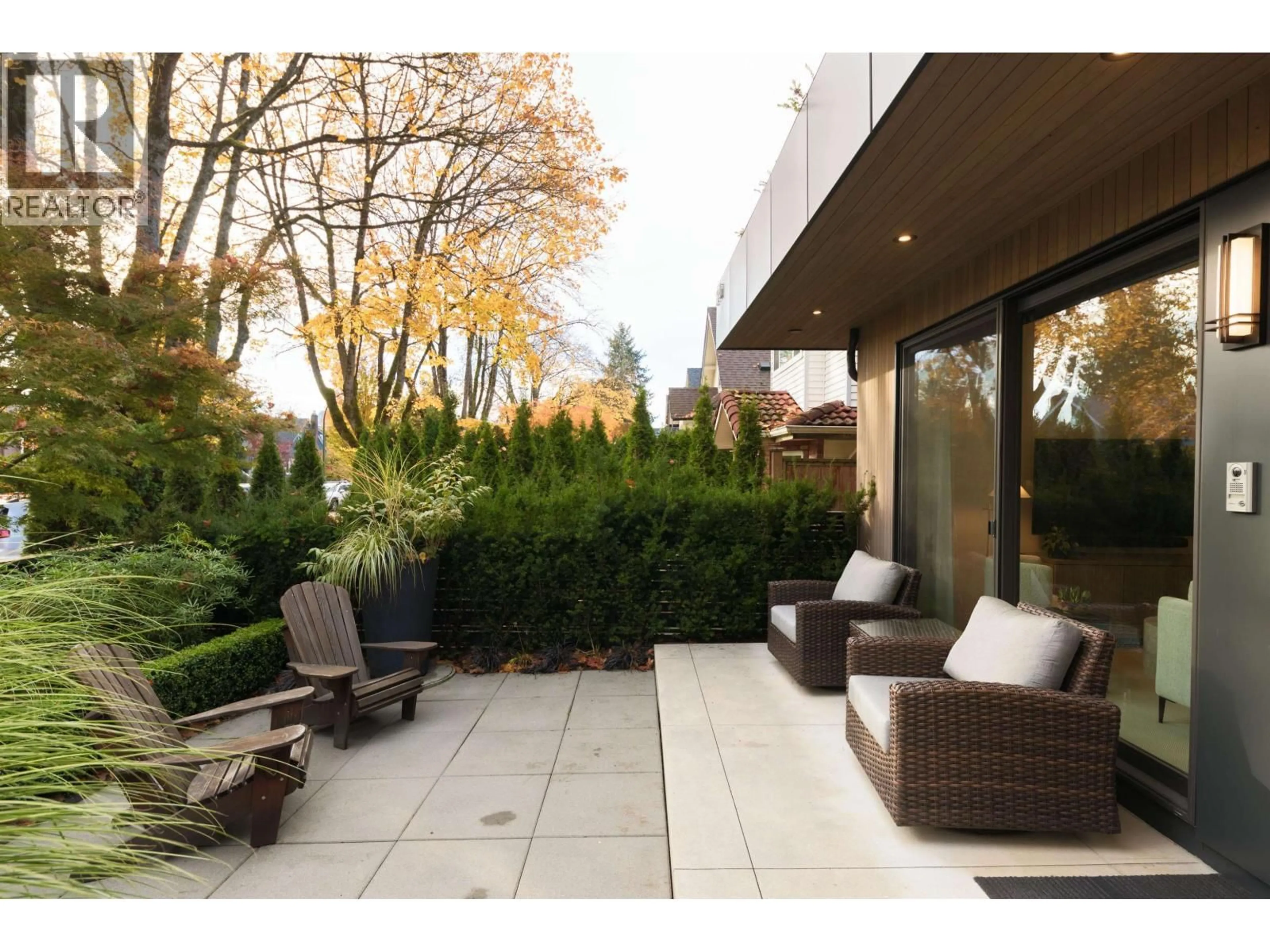 Patio, street for 2939 15TH AVENUE, Vancouver British Columbia V6K3A2