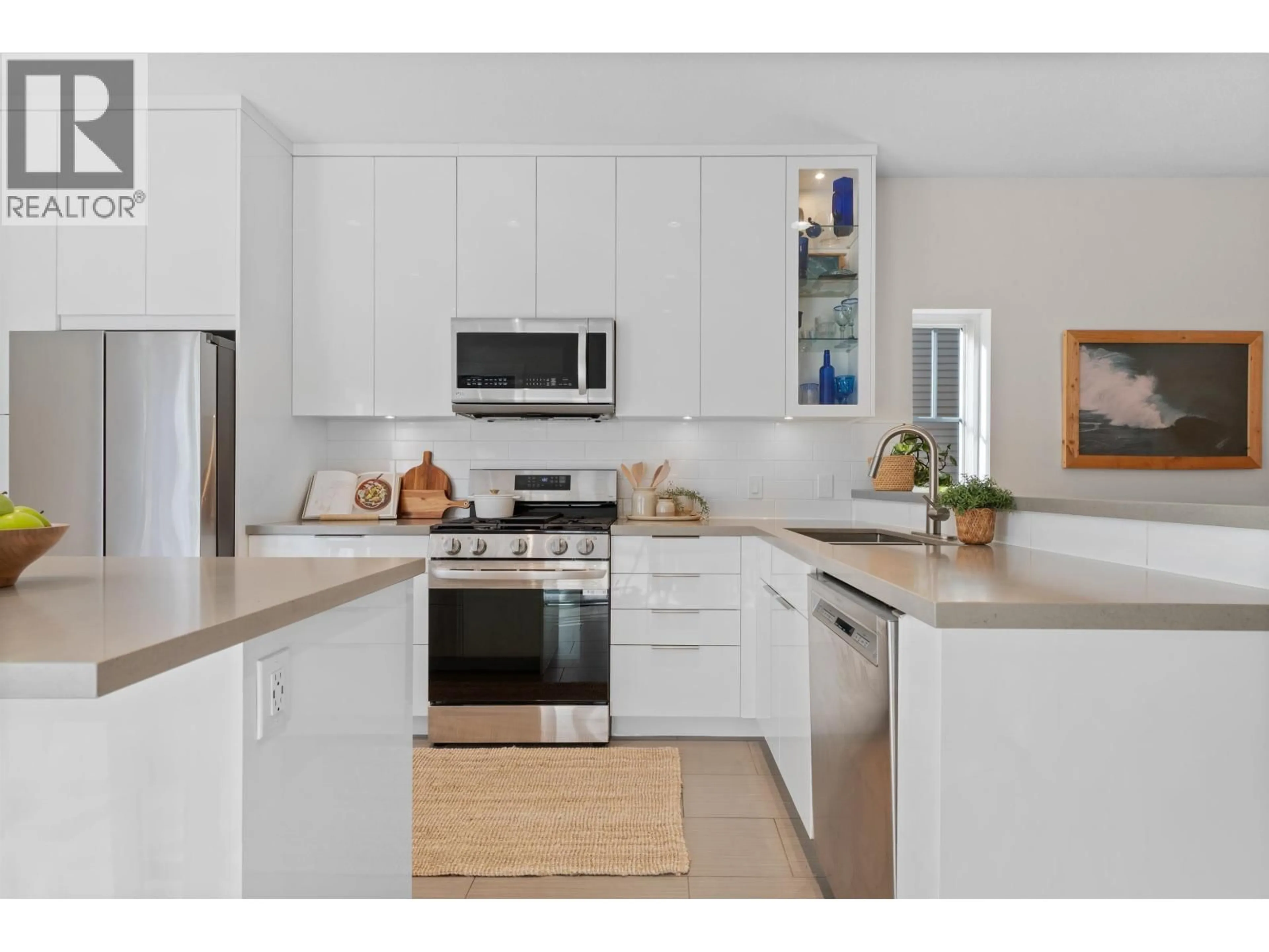 Open concept kitchen, unknown for 9 - 1800 MAMQUAM ROAD, Squamish British Columbia V8B0J1