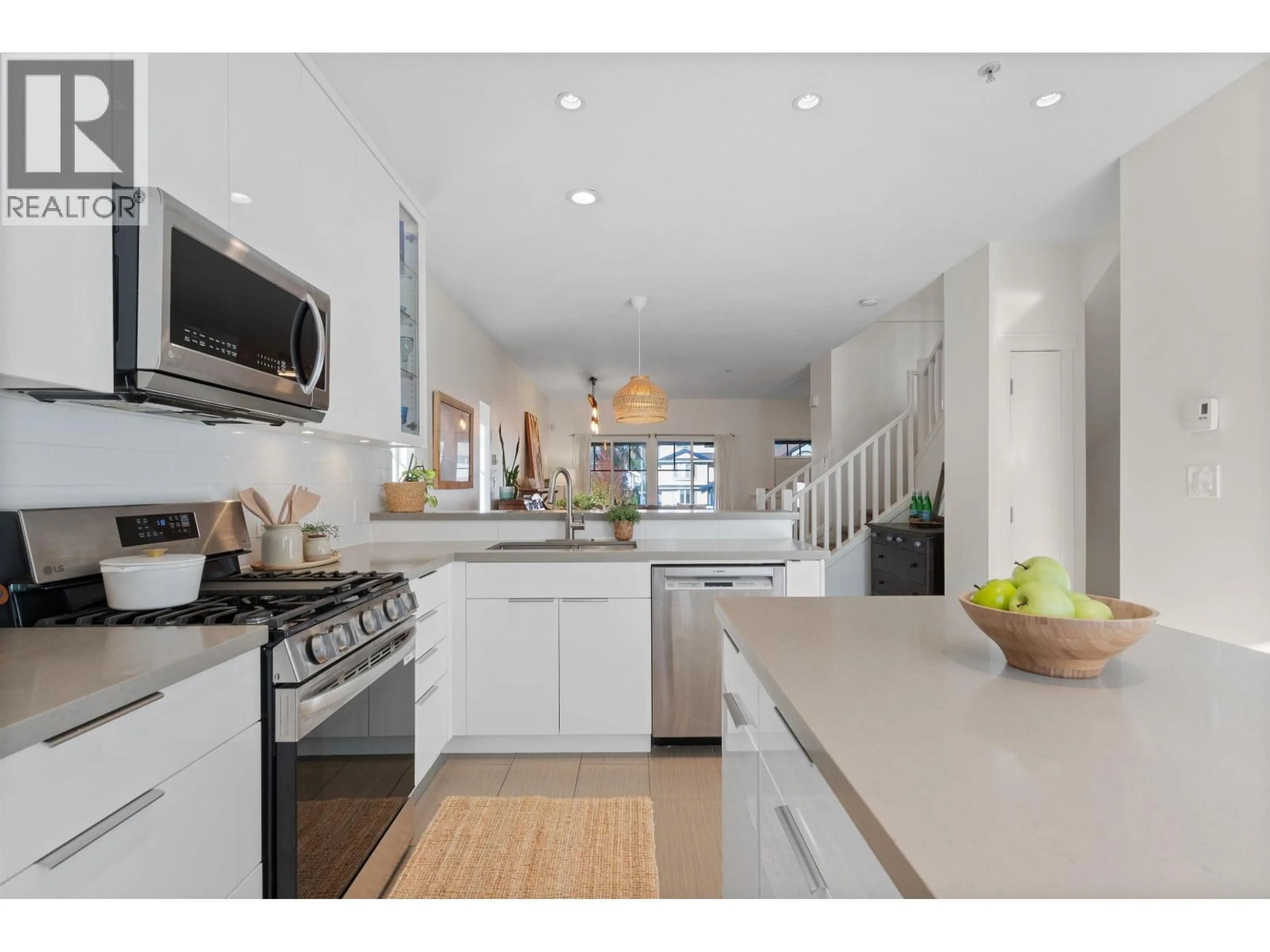 Open concept kitchen, unknown for 9 - 1800 MAMQUAM ROAD, Squamish British Columbia V8B0J1