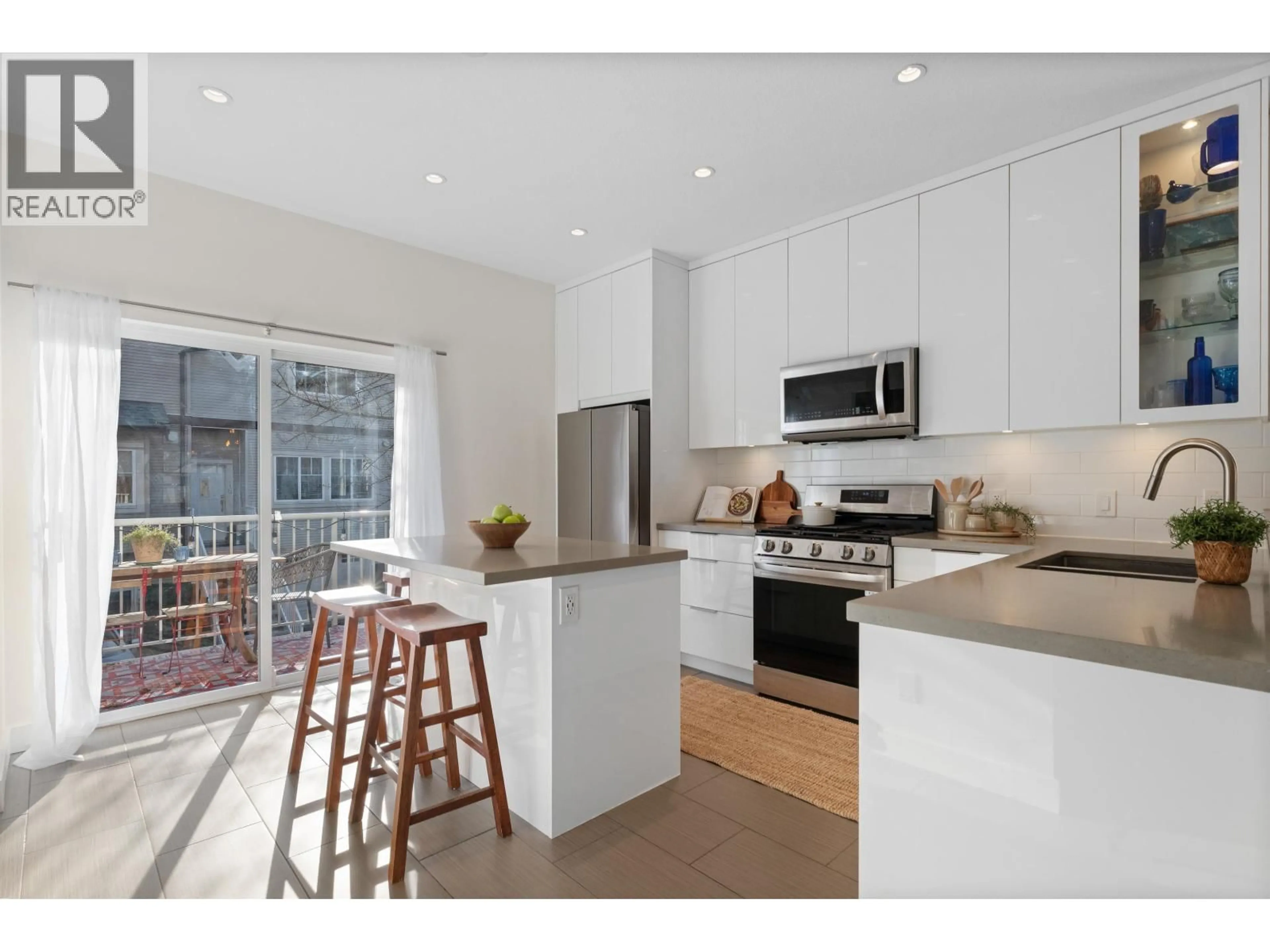 Open concept kitchen, unknown for 9 - 1800 MAMQUAM ROAD, Squamish British Columbia V8B0J1