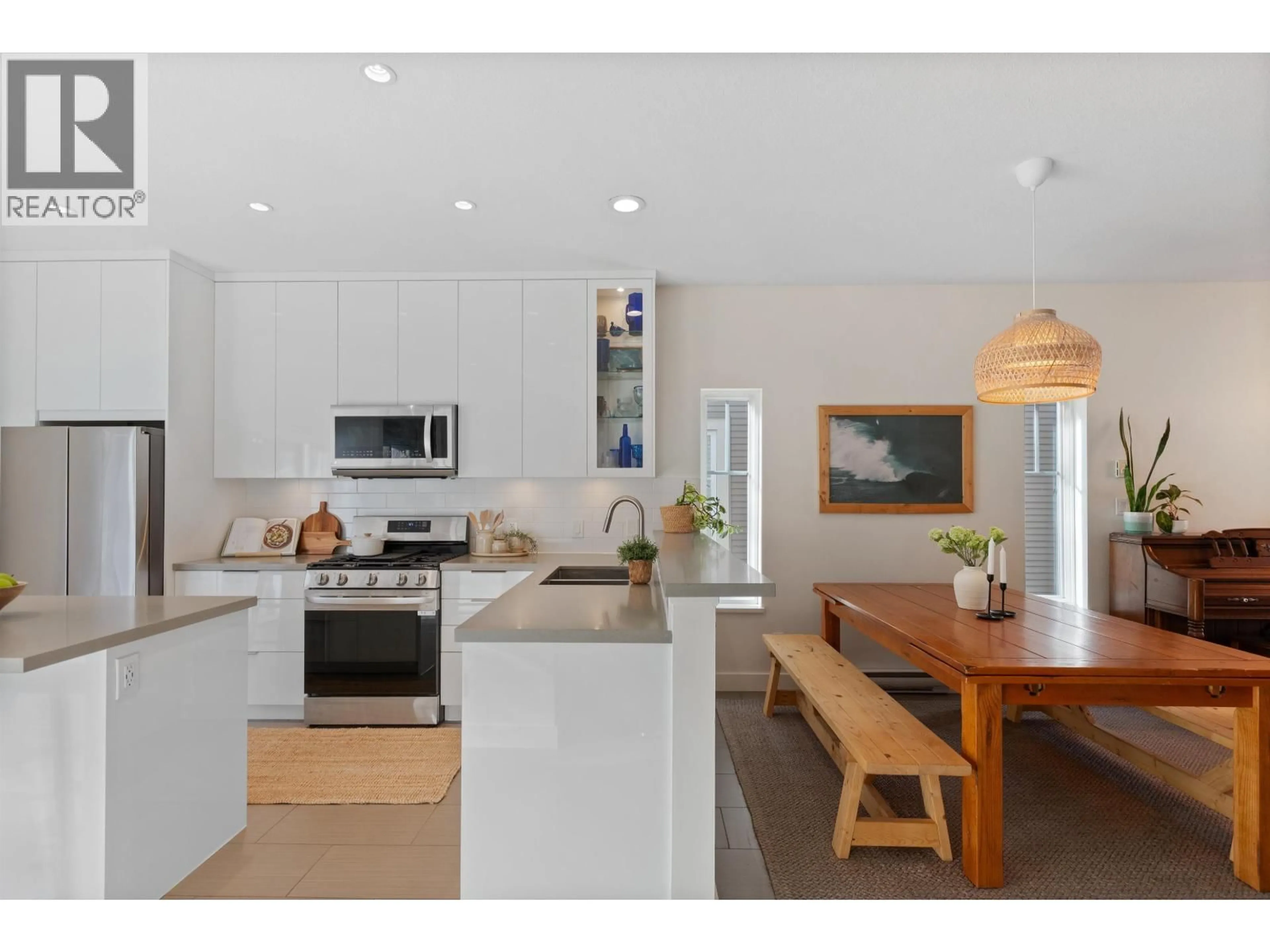 Open concept kitchen, unknown for 9 - 1800 MAMQUAM ROAD, Squamish British Columbia V8B0J1