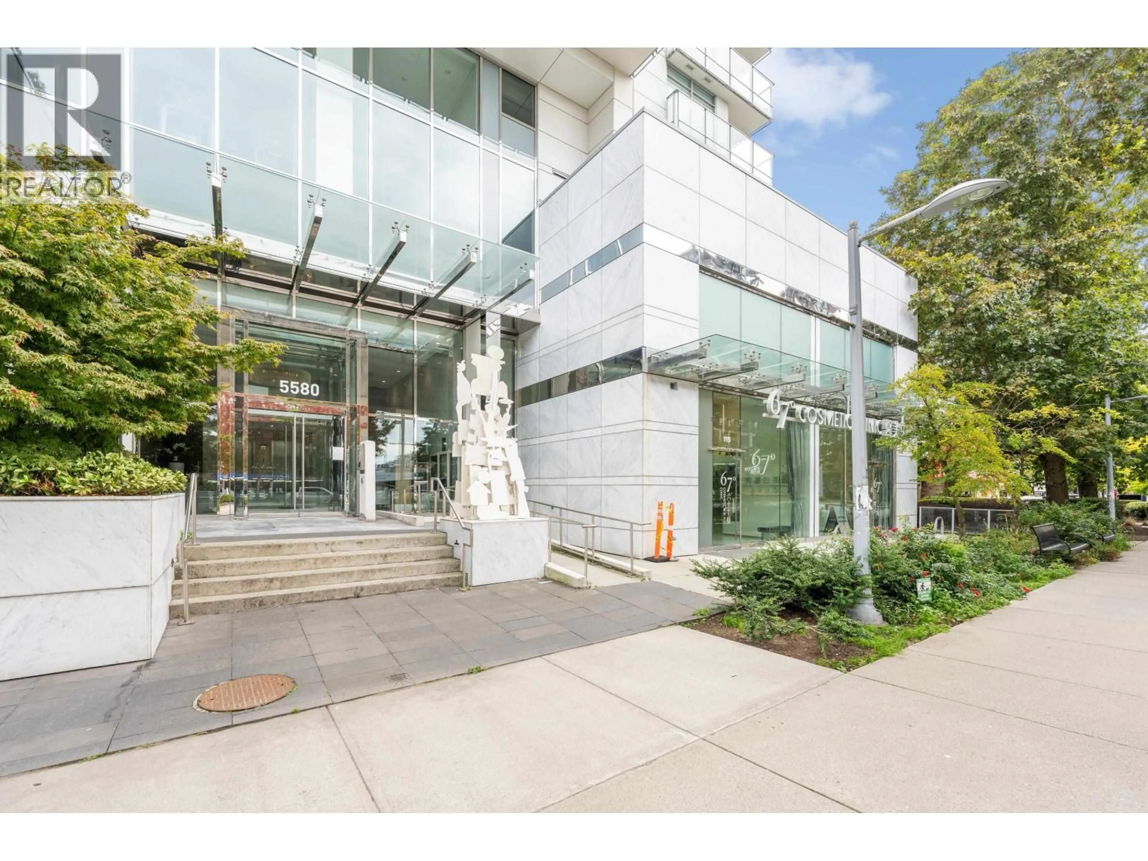 Indoor foyer for 905 - 5580 NO. 3 ROAD, Richmond British Columbia V6X0R8