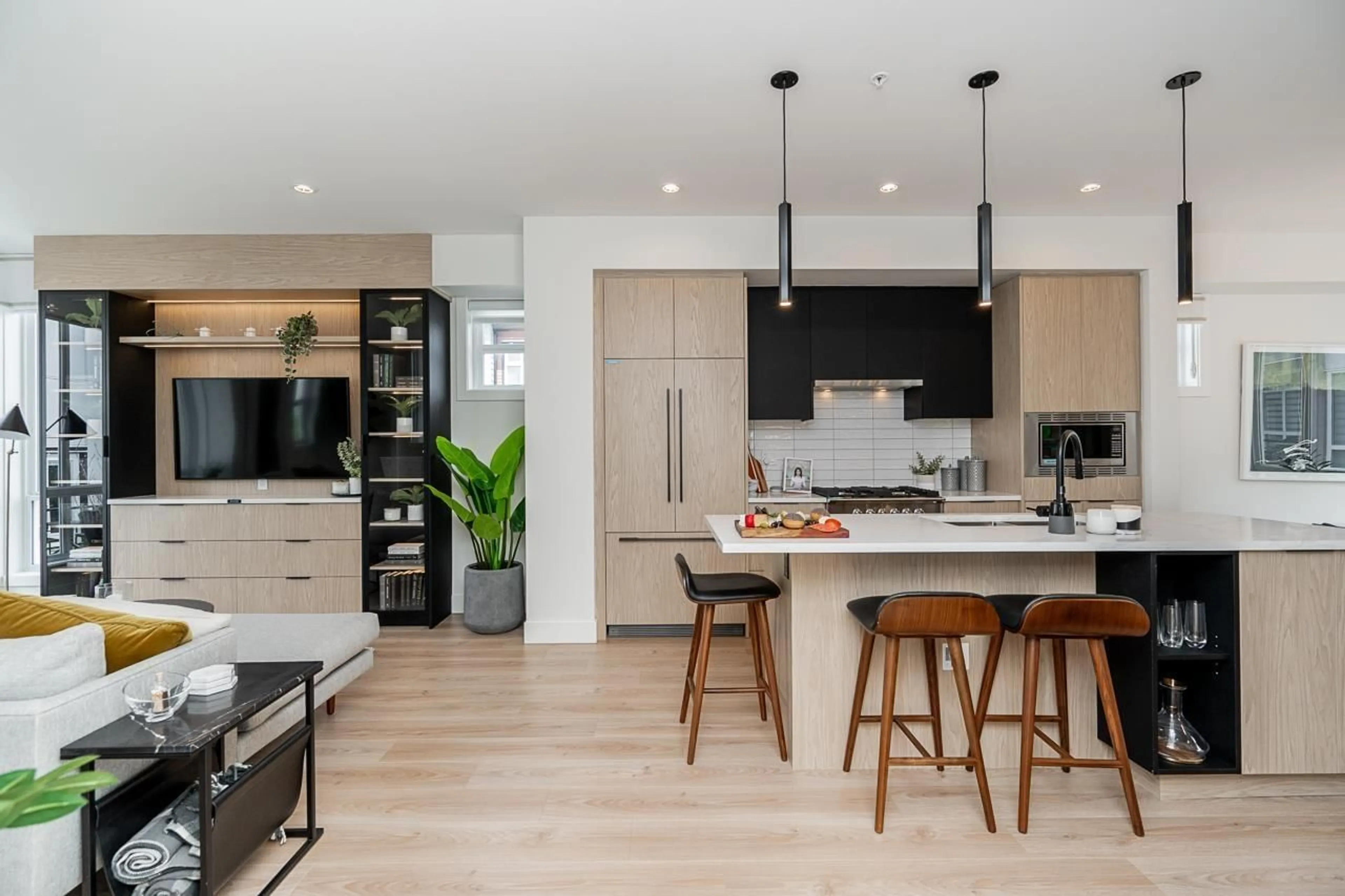 Contemporary kitchen, unknown for 52 - 7670 207, Langley British Columbia V2Y3N7