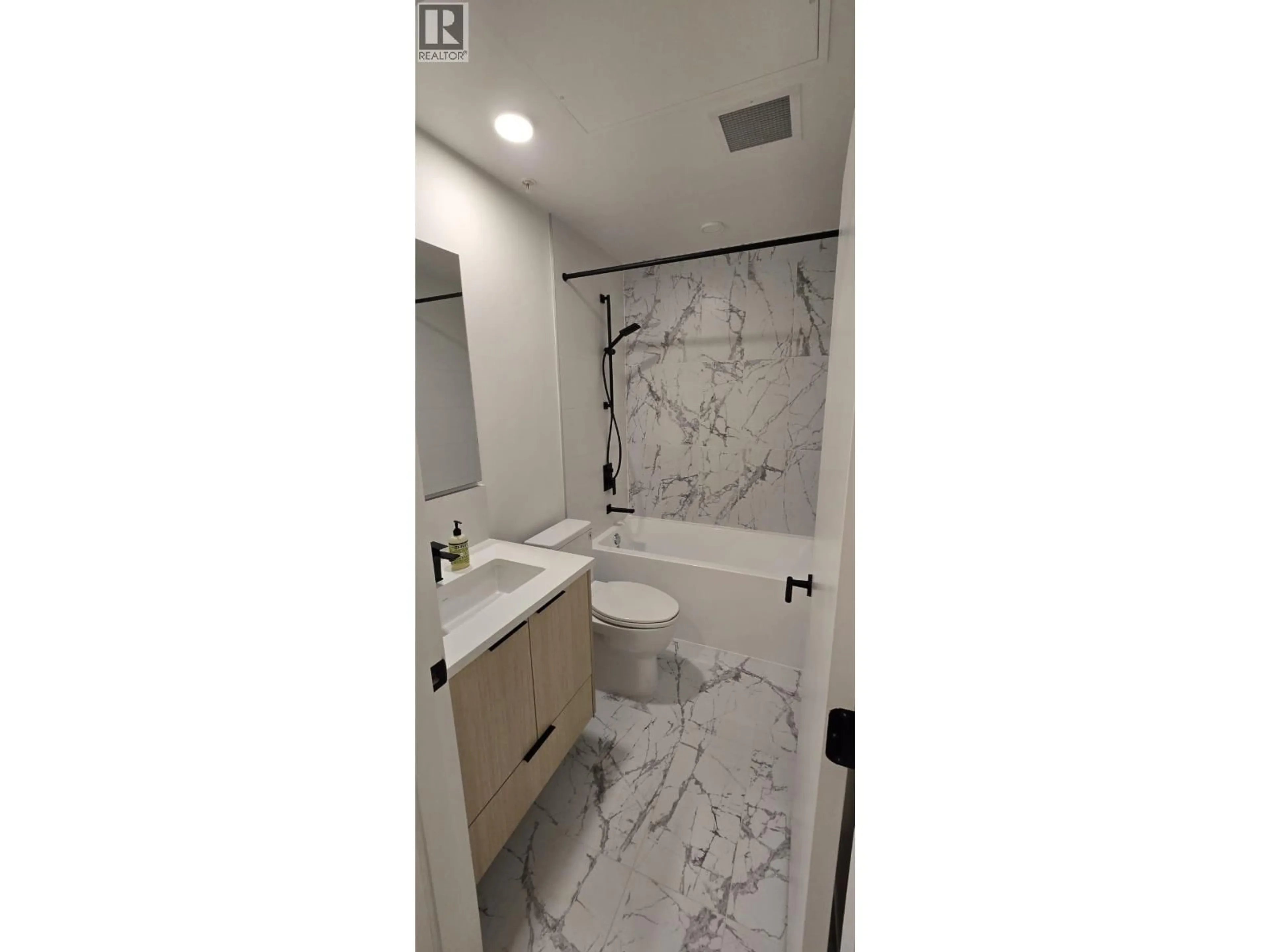 Standard bathroom, ceramic/tile floor for 514 - 422 3RD STREET, Vancouver British Columbia V7L0K1