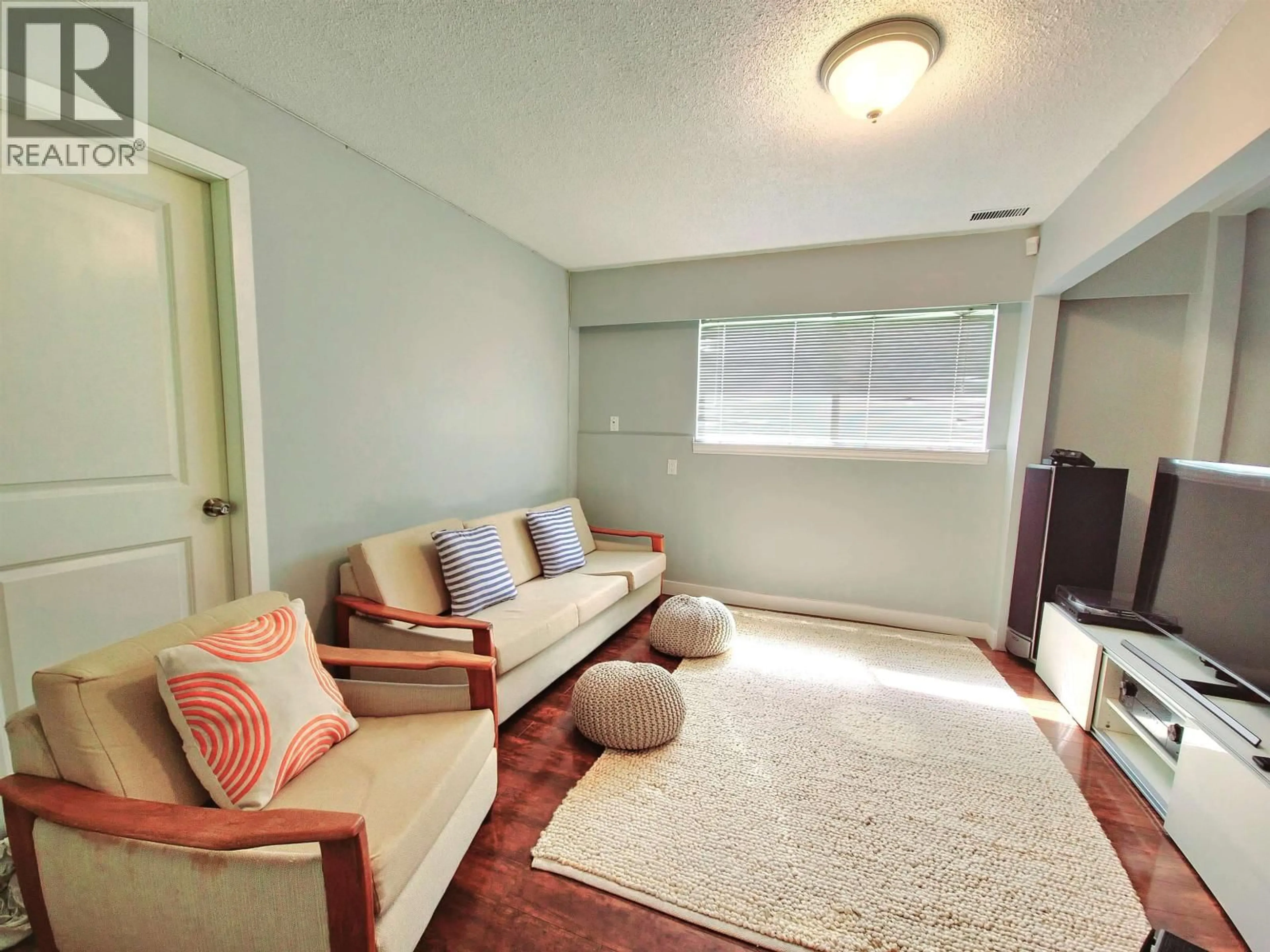 Living room with furniture, unknown for 5685 FOREST STREET, Burnaby British Columbia V5G1X5