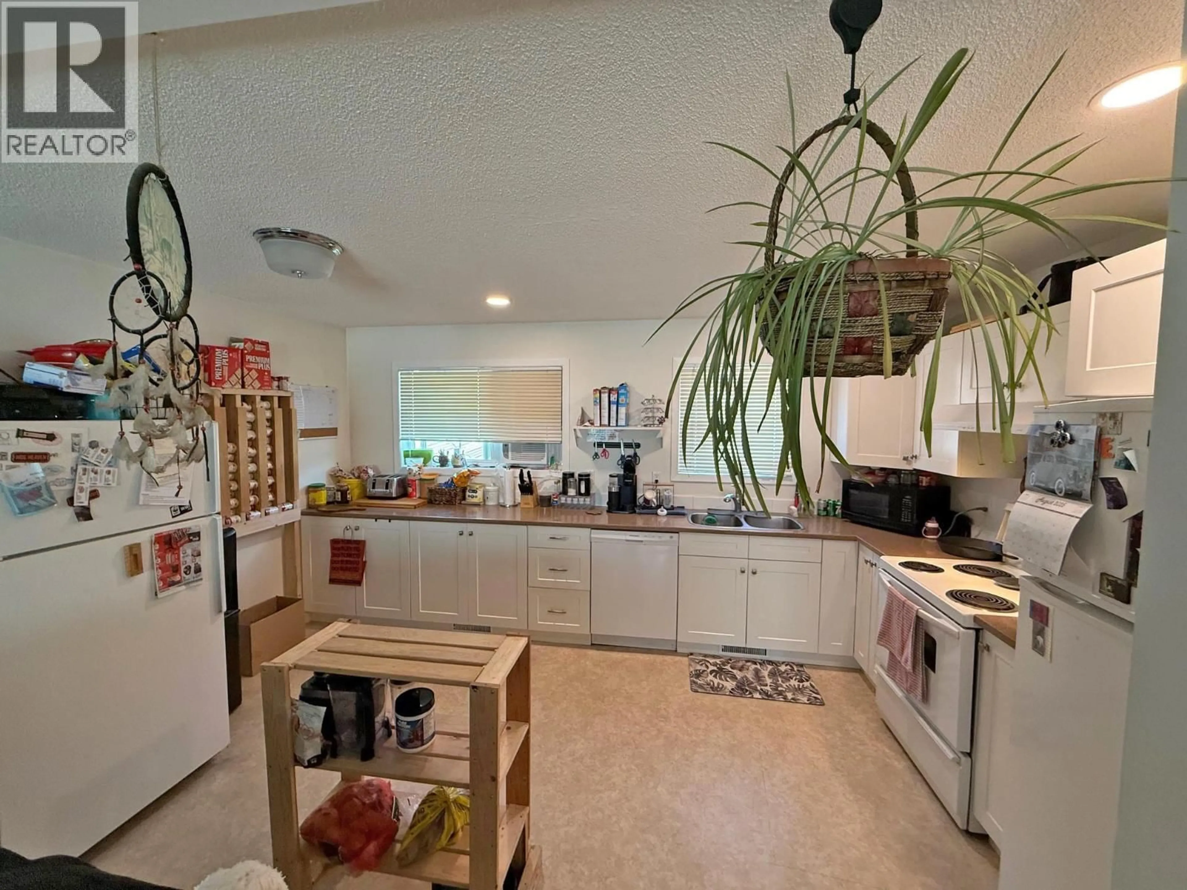 Open concept kitchen, ceramic/tile floor for 782 10TH AVENUE, Williams Lake British Columbia V2G2L8