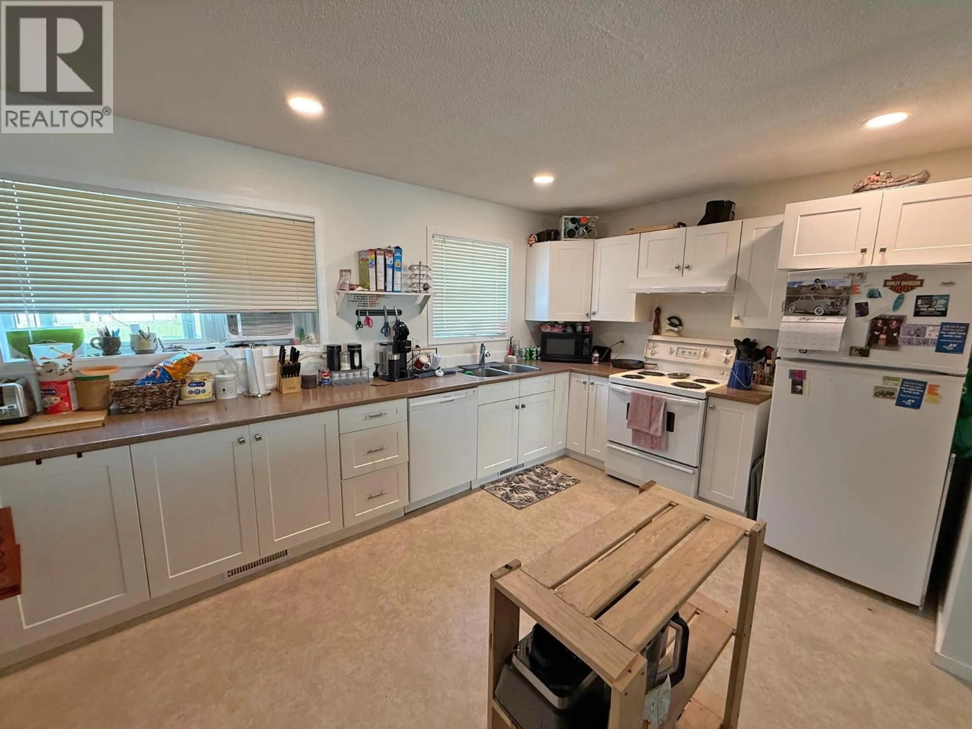 Standard kitchen, unknown for 782 10TH AVENUE, Williams Lake British Columbia V2G2L8