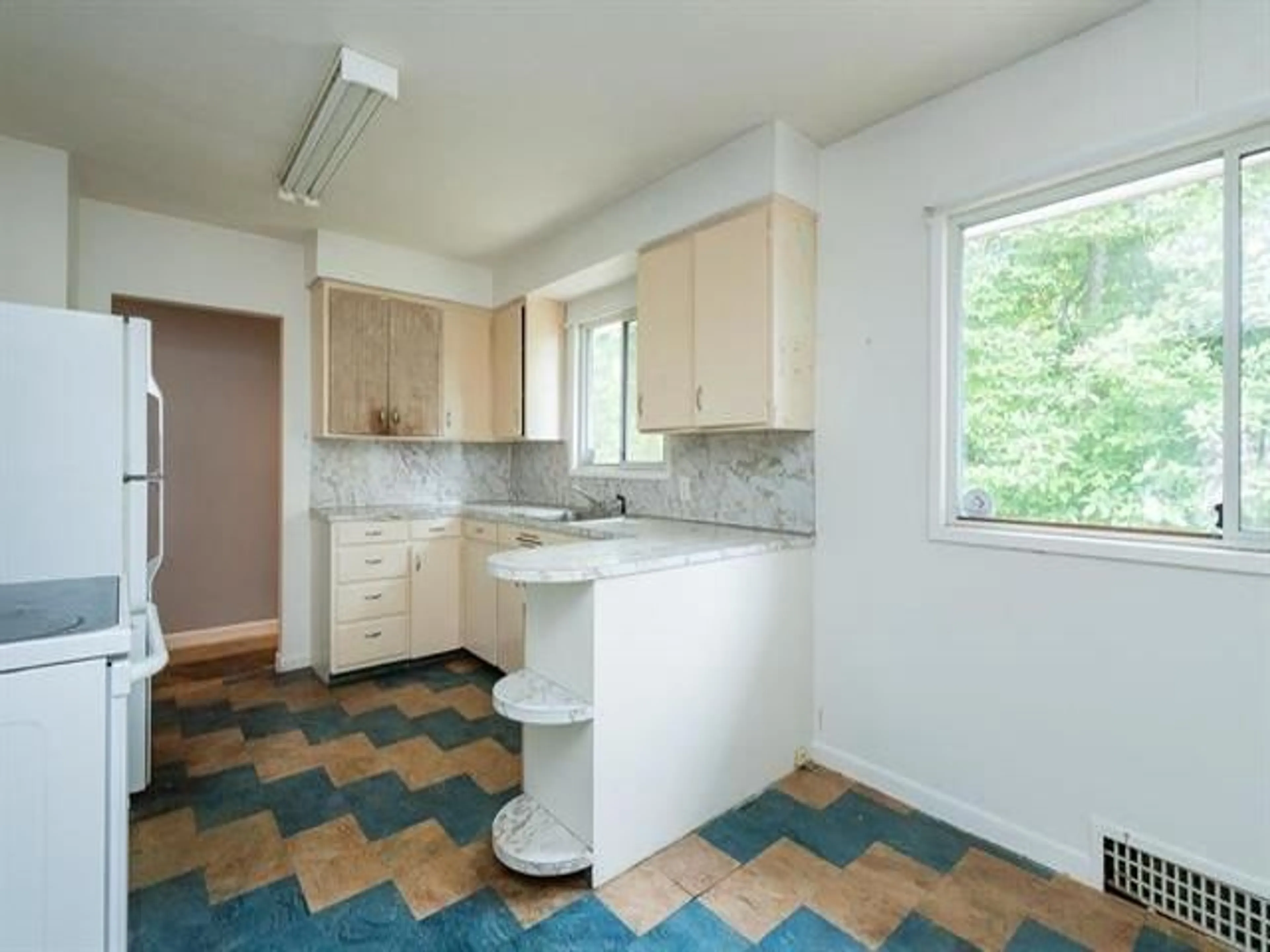 Standard kitchen, unknown for 2280 ALEXANDER, Abbotsford British Columbia V2S3W4