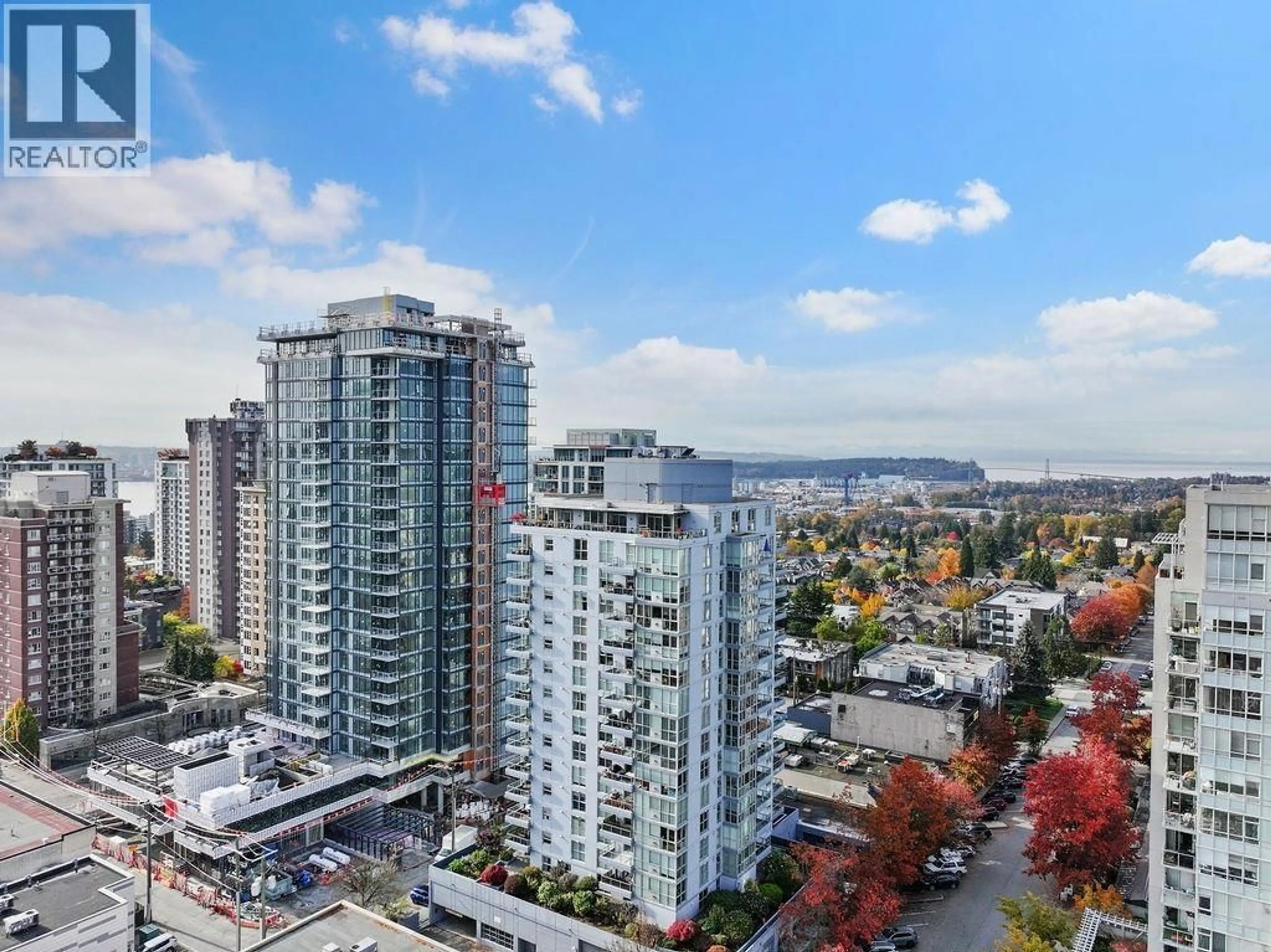 A pic from outside/outdoor area/front of a property/back of a property/a pic from drone, city buildings view from balcony for 1004 - 121 16TH STREET, North Vancouver British Columbia V7M3P4