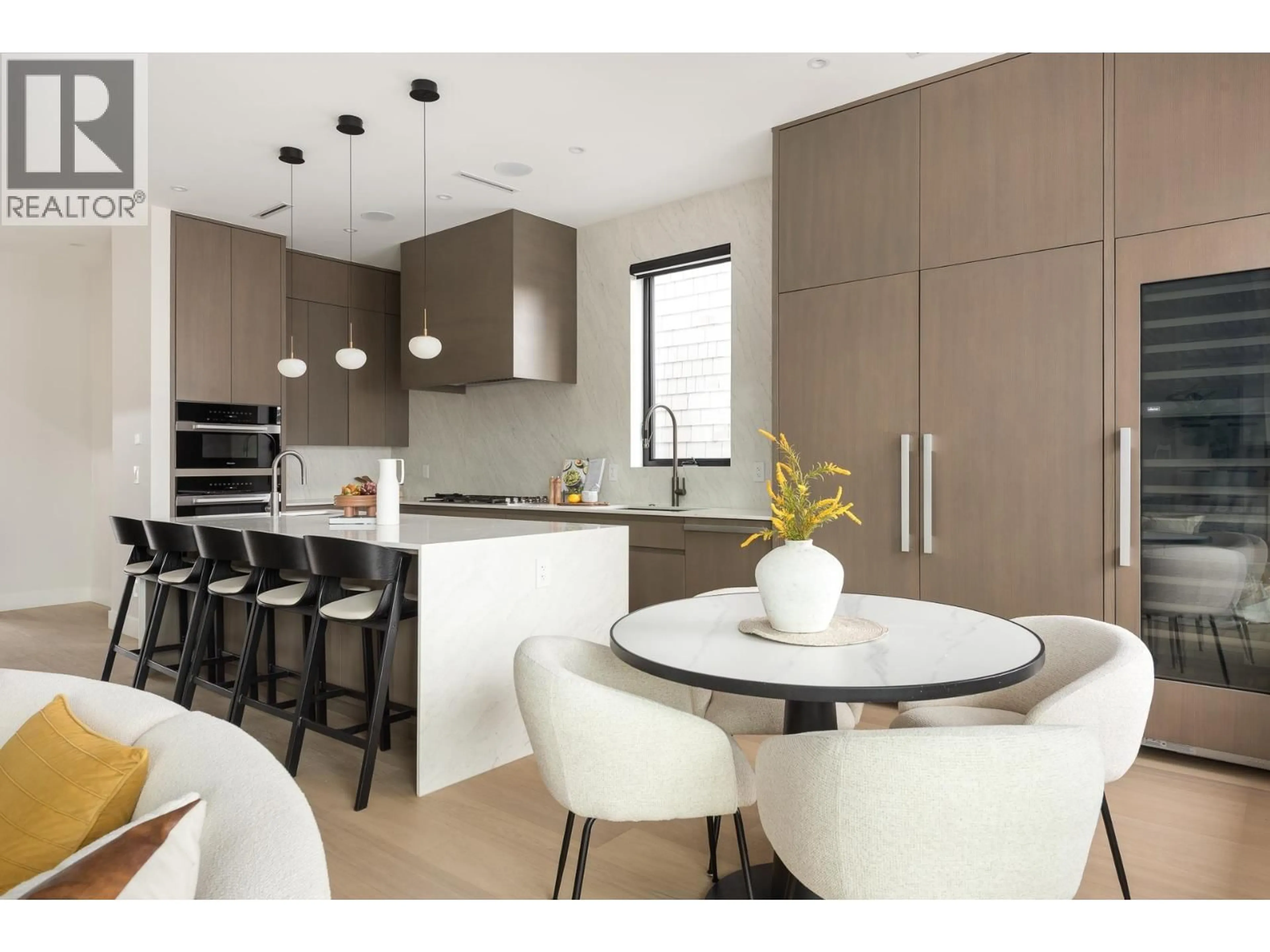Contemporary kitchen, unknown for 4413 OXFORD STREET, Burnaby British Columbia V5C1E6