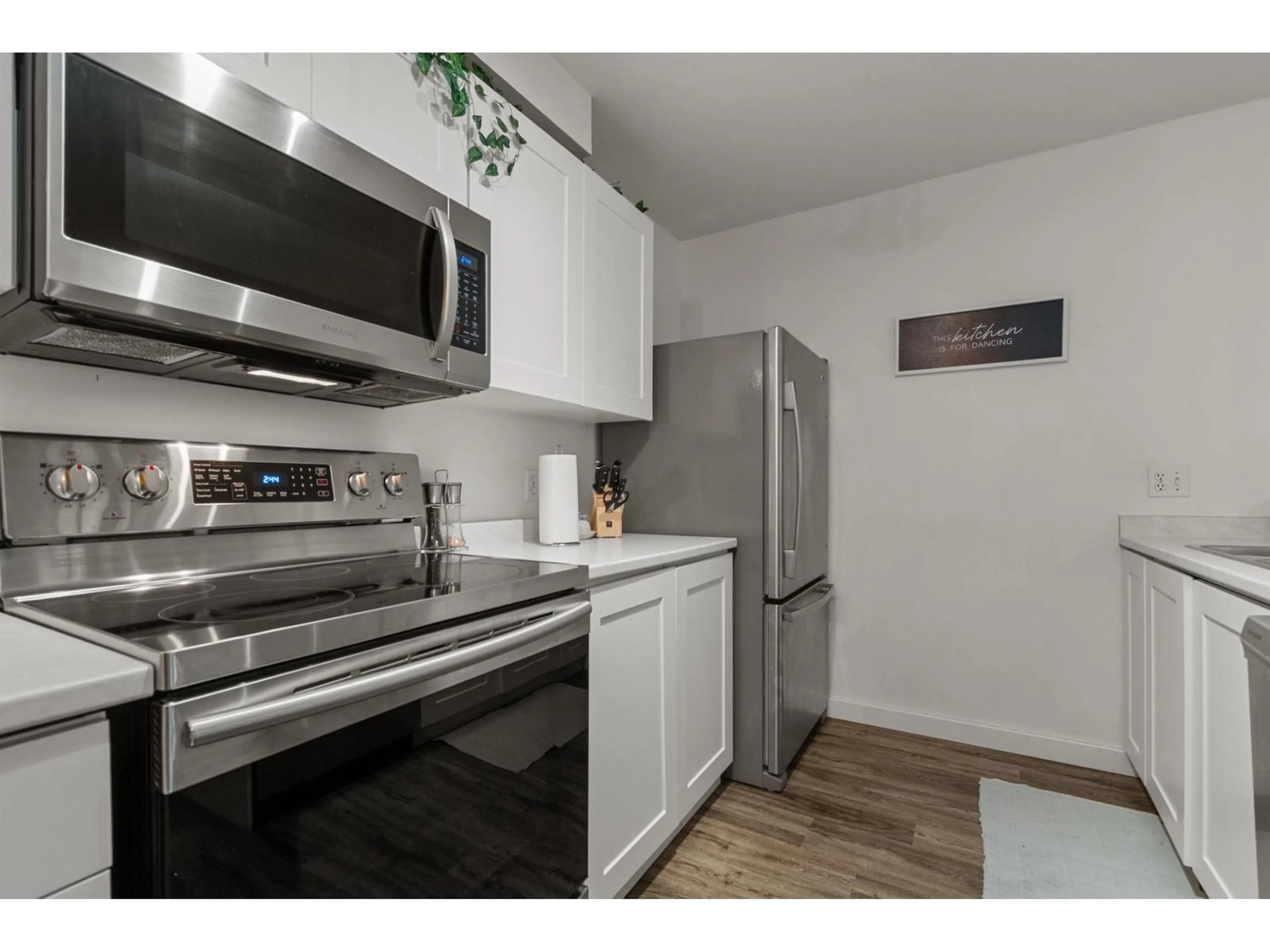 Standard kitchen, unknown for 120 - 7694 EVANS ROAD, Chilliwack British Columbia V2R3W3