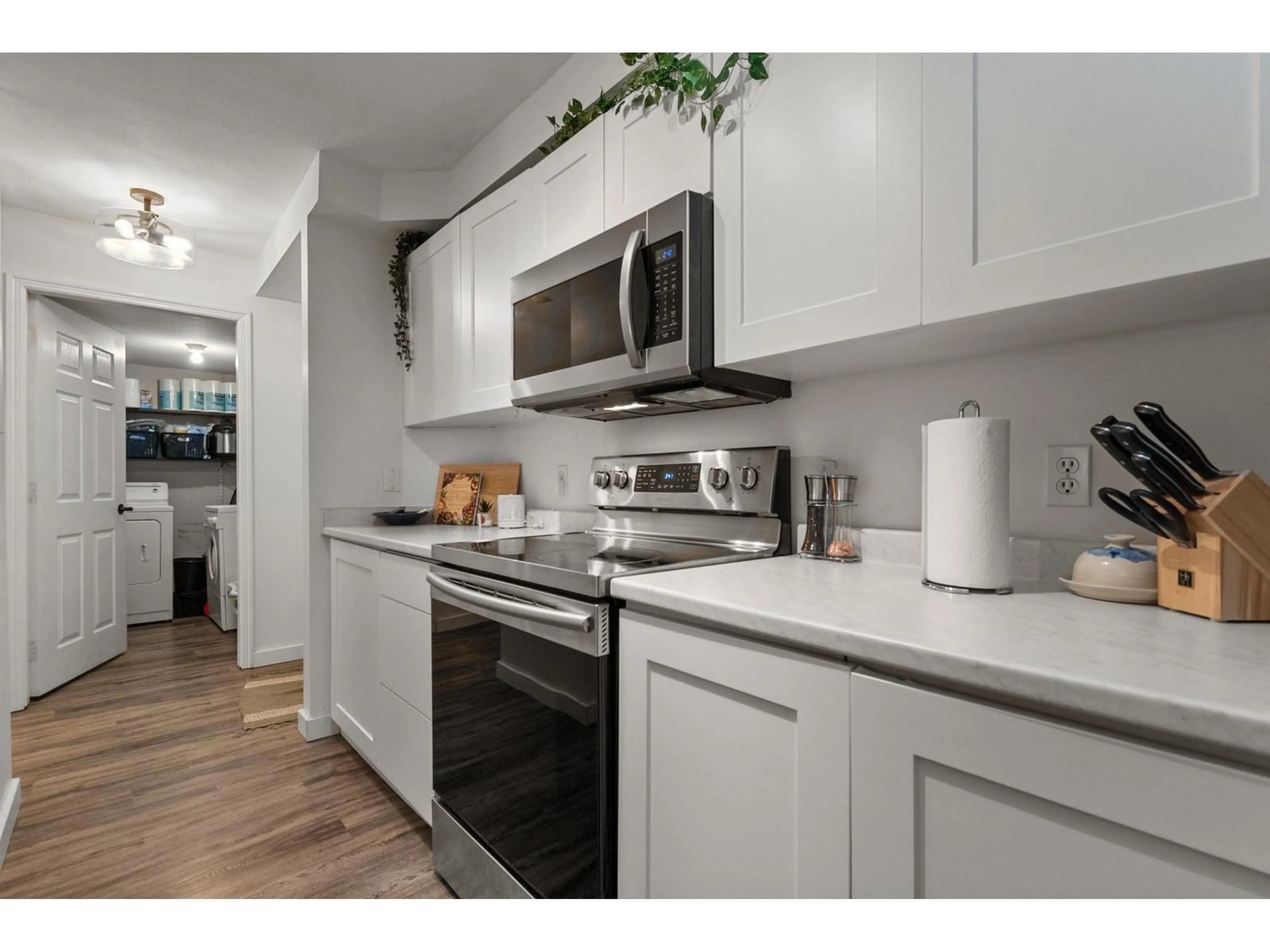 Standard kitchen, wood/laminate floor for 120 - 7694 EVANS ROAD, Chilliwack British Columbia V2R3W3