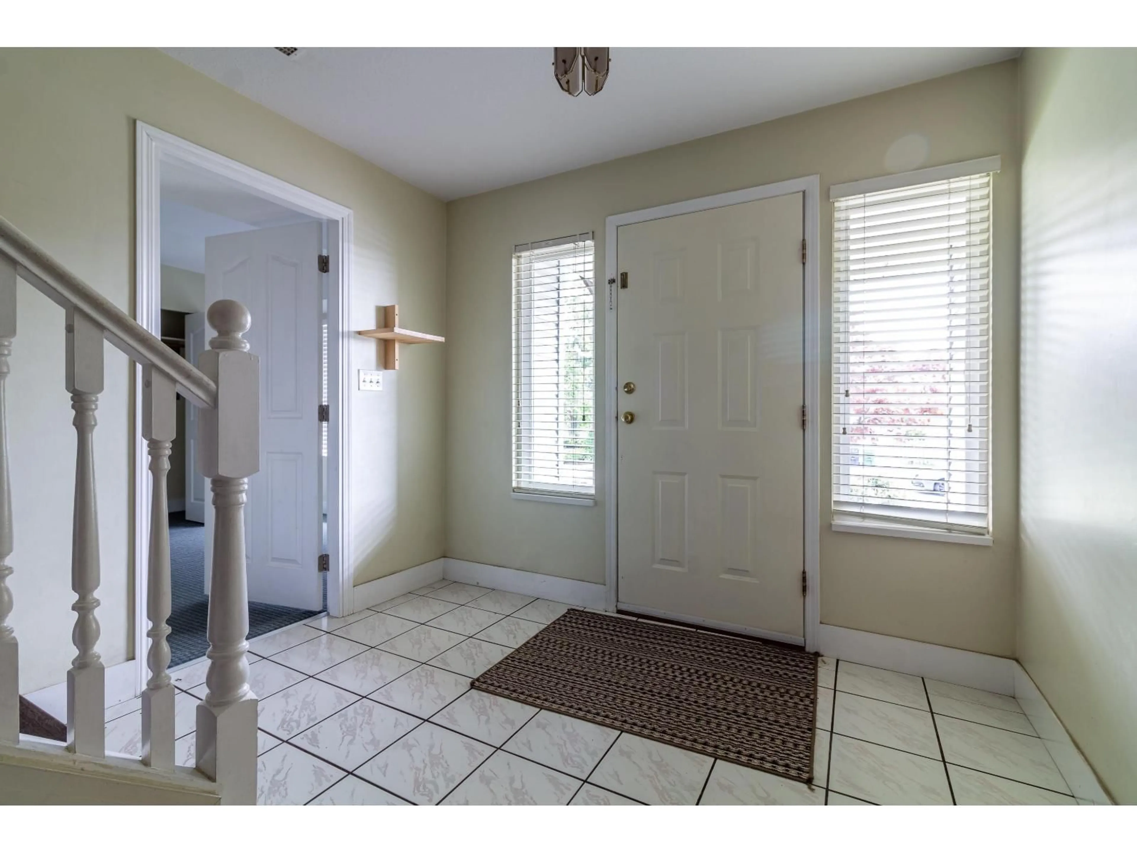 Indoor entryway for 31279 WAGNER, Abbotsford British Columbia V2T5G1