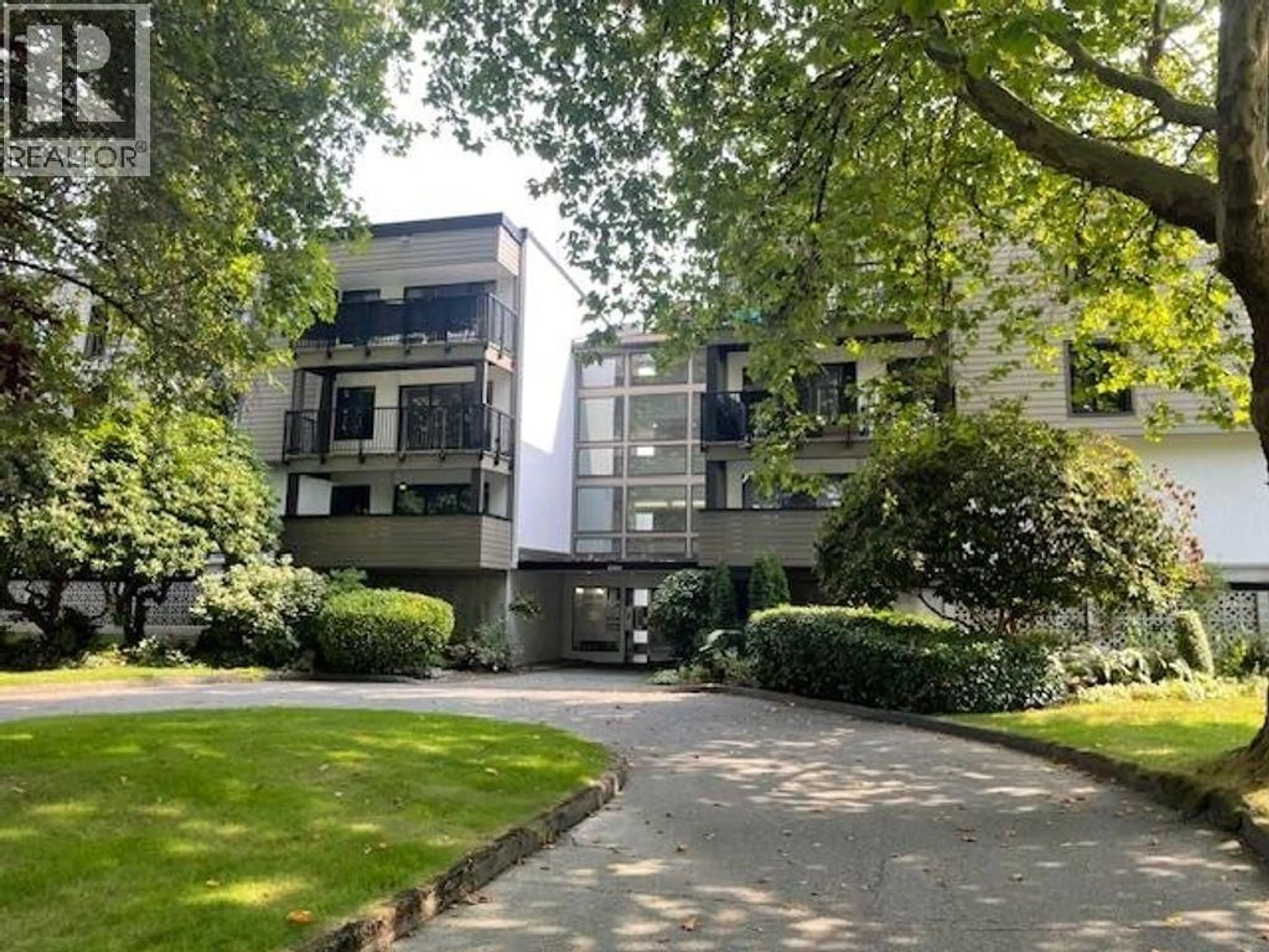 A pic from outside/outdoor area/front of a property/back of a property/a pic from drone, building for 218 - 8880 NO. 1 ROAD, Richmond British Columbia V7C4C3