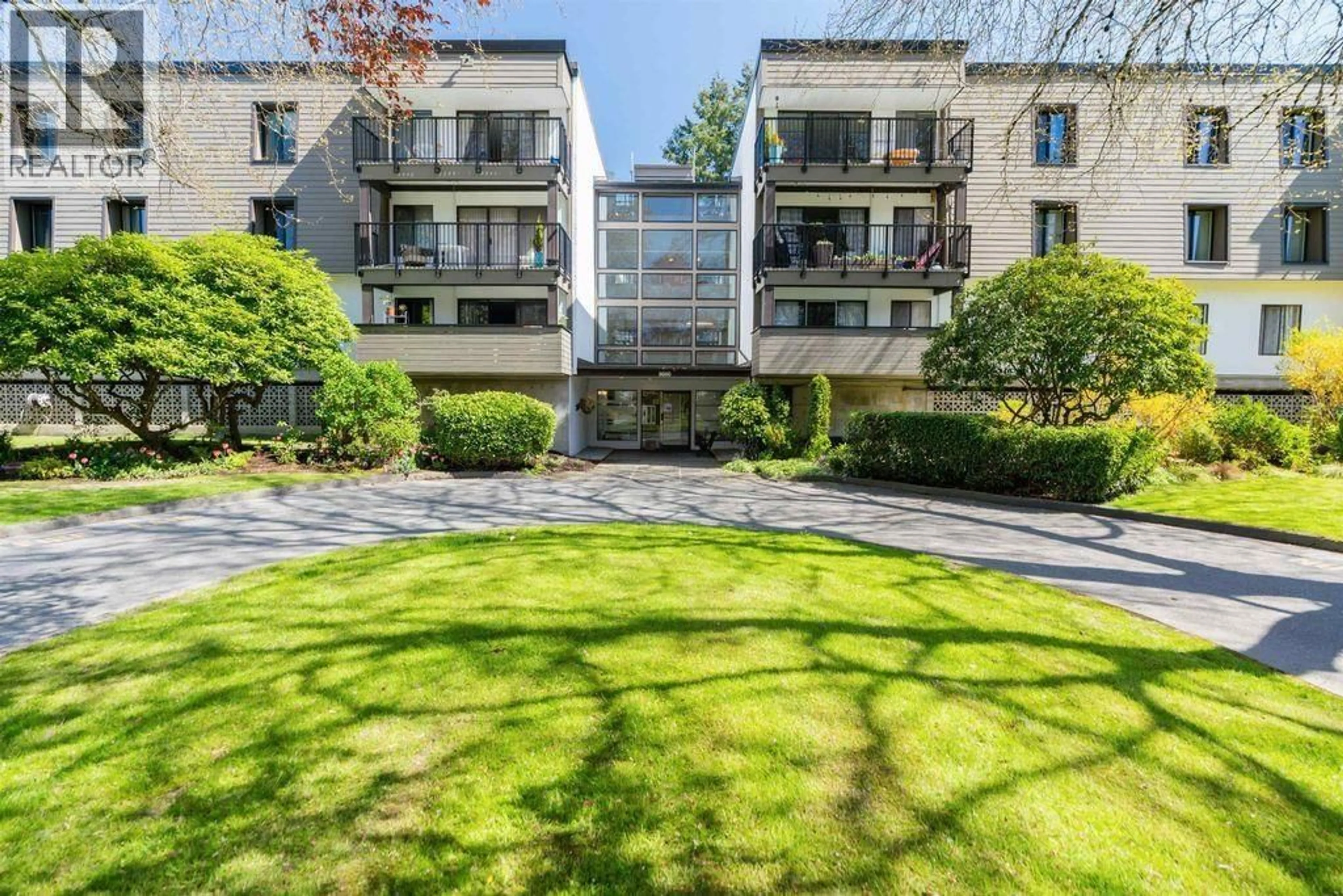 A pic from outside/outdoor area/front of a property/back of a property/a pic from drone, unknown for 218 - 8880 NO. 1 ROAD, Richmond British Columbia V7C4C3