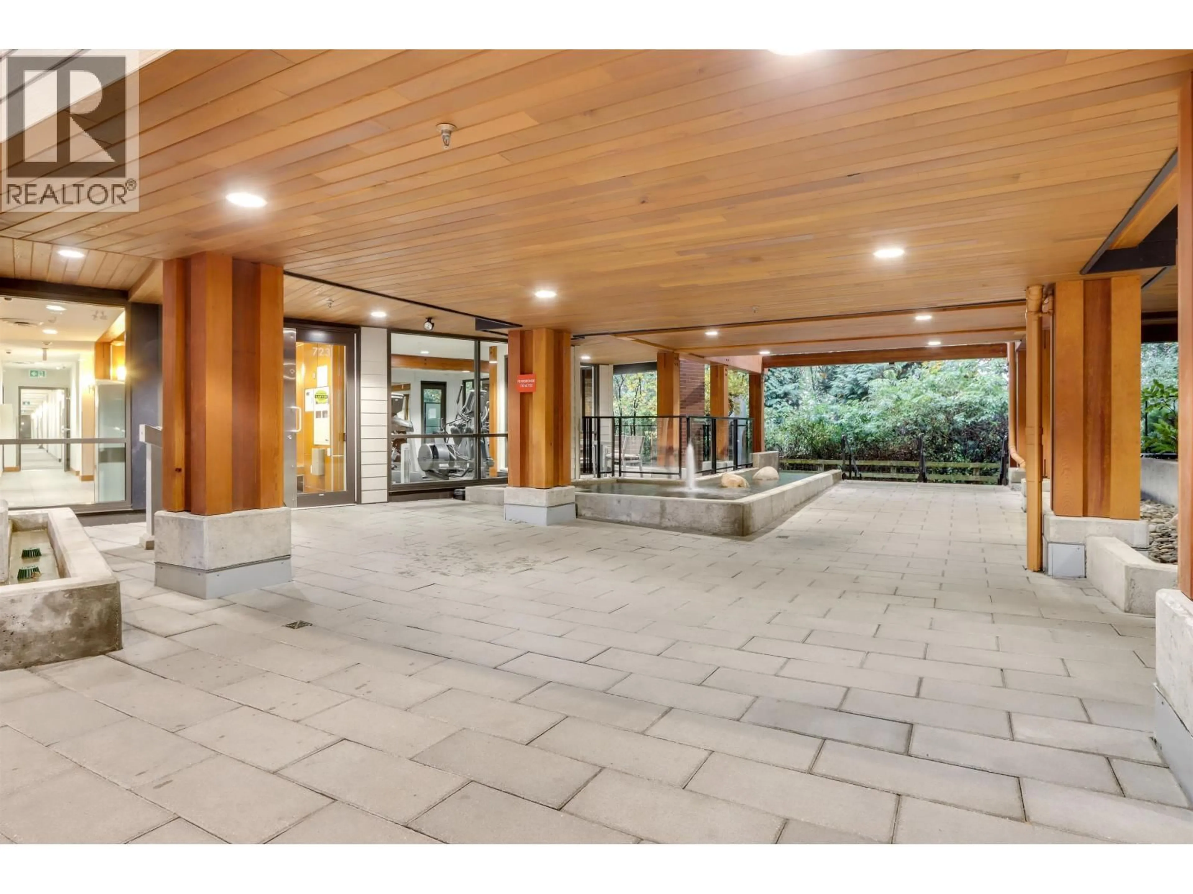 Lobby for 528 - 723 3RD STREET, North Vancouver British Columbia V7M0E4