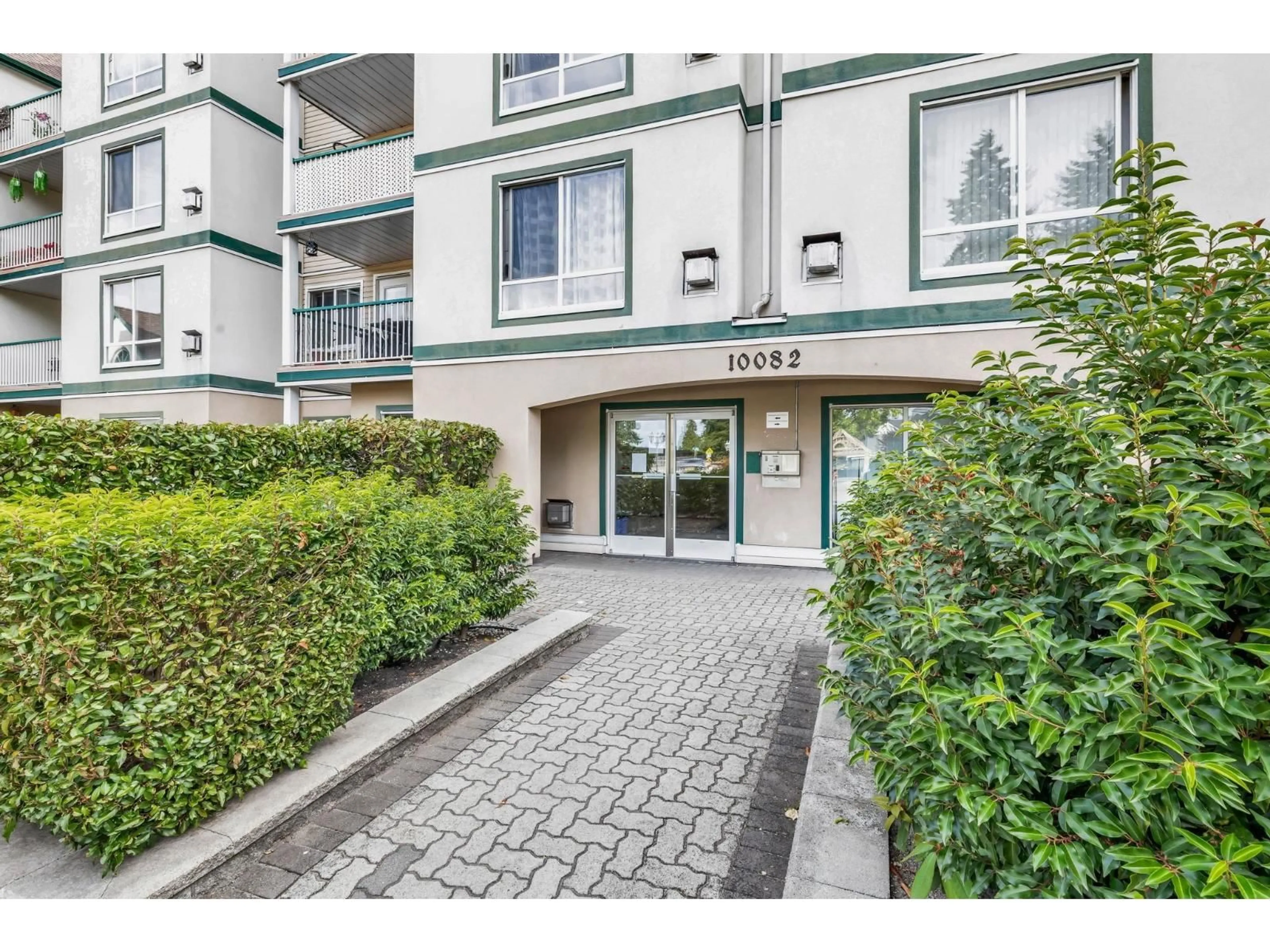 Patio, street for 110 - 10082 132 STREET, Surrey British Columbia V3T5V3