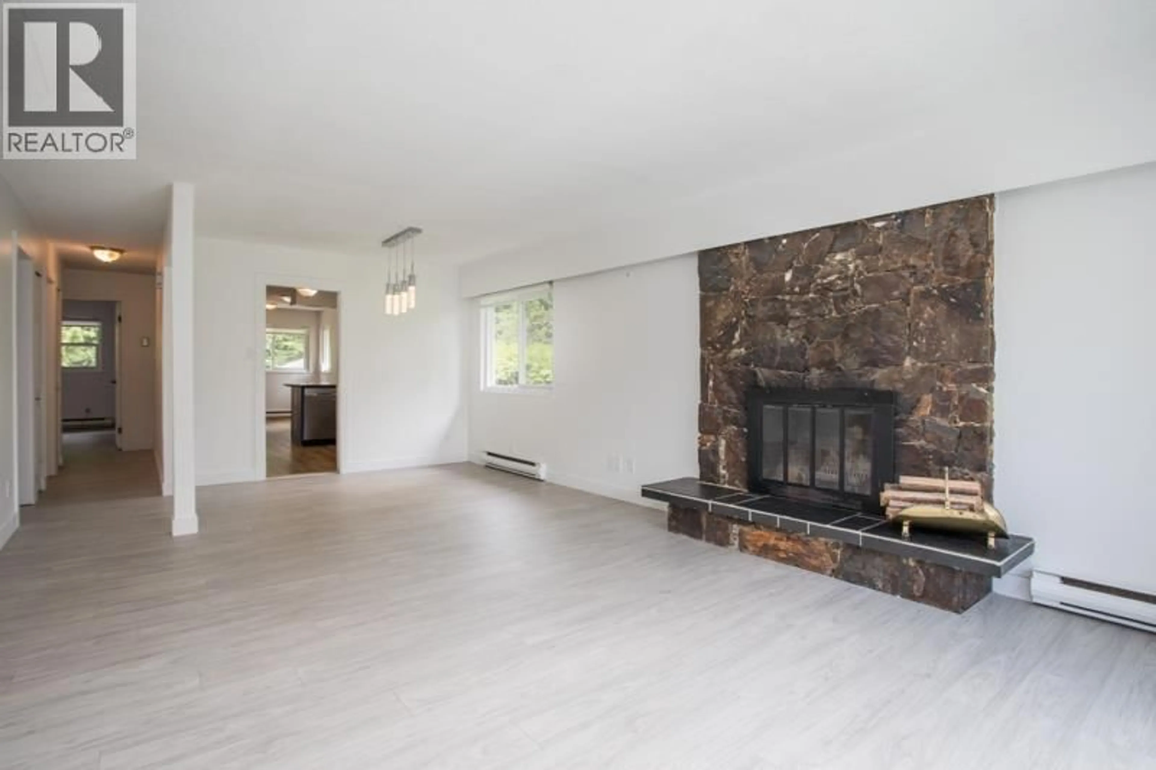 Unknown for 1564 HOPE ROAD, North Vancouver British Columbia V7P1W9