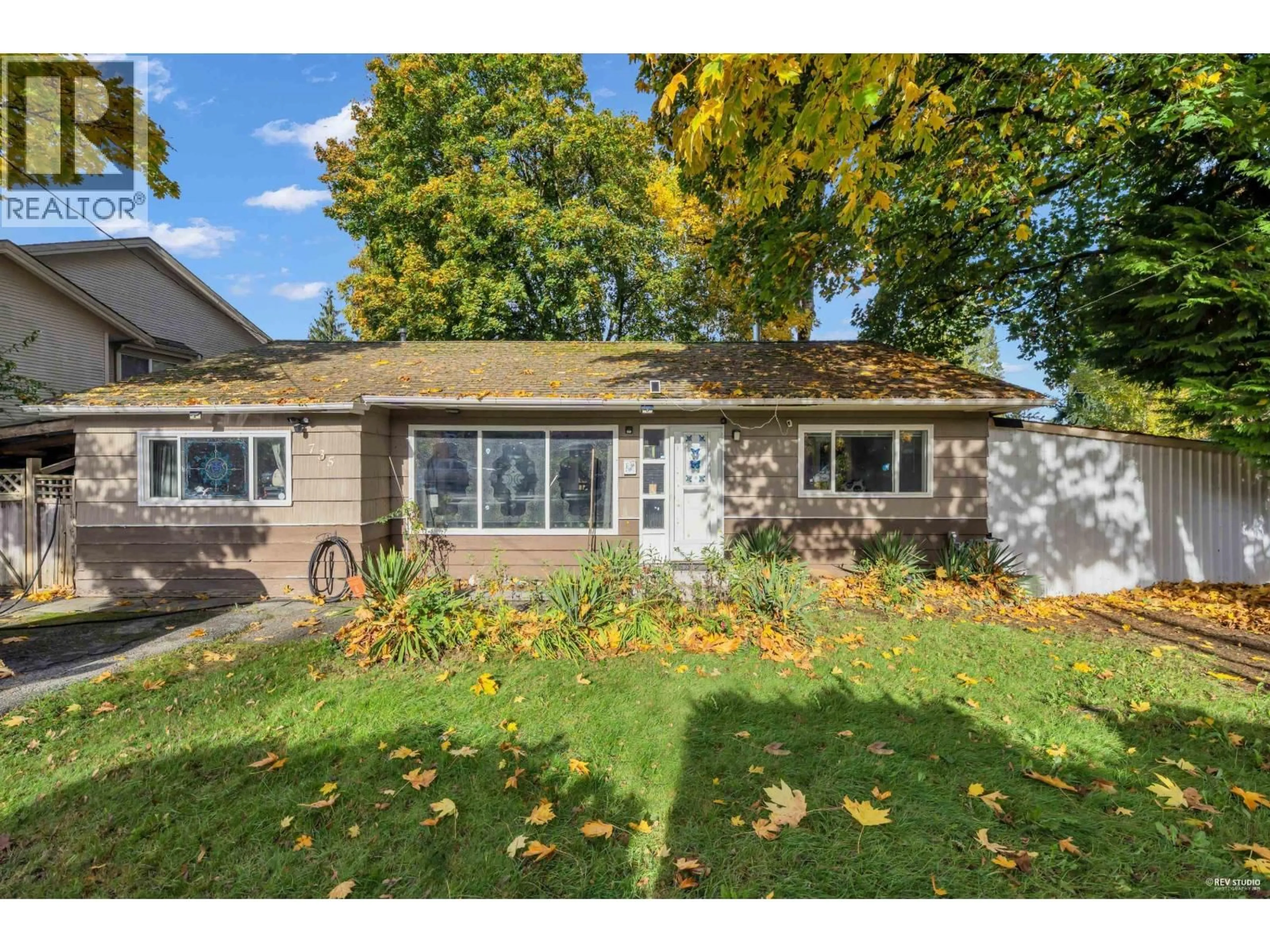 Home with vinyl exterior material, street for 735 LEA AVENUE, Coquitlam British Columbia V3J4H4