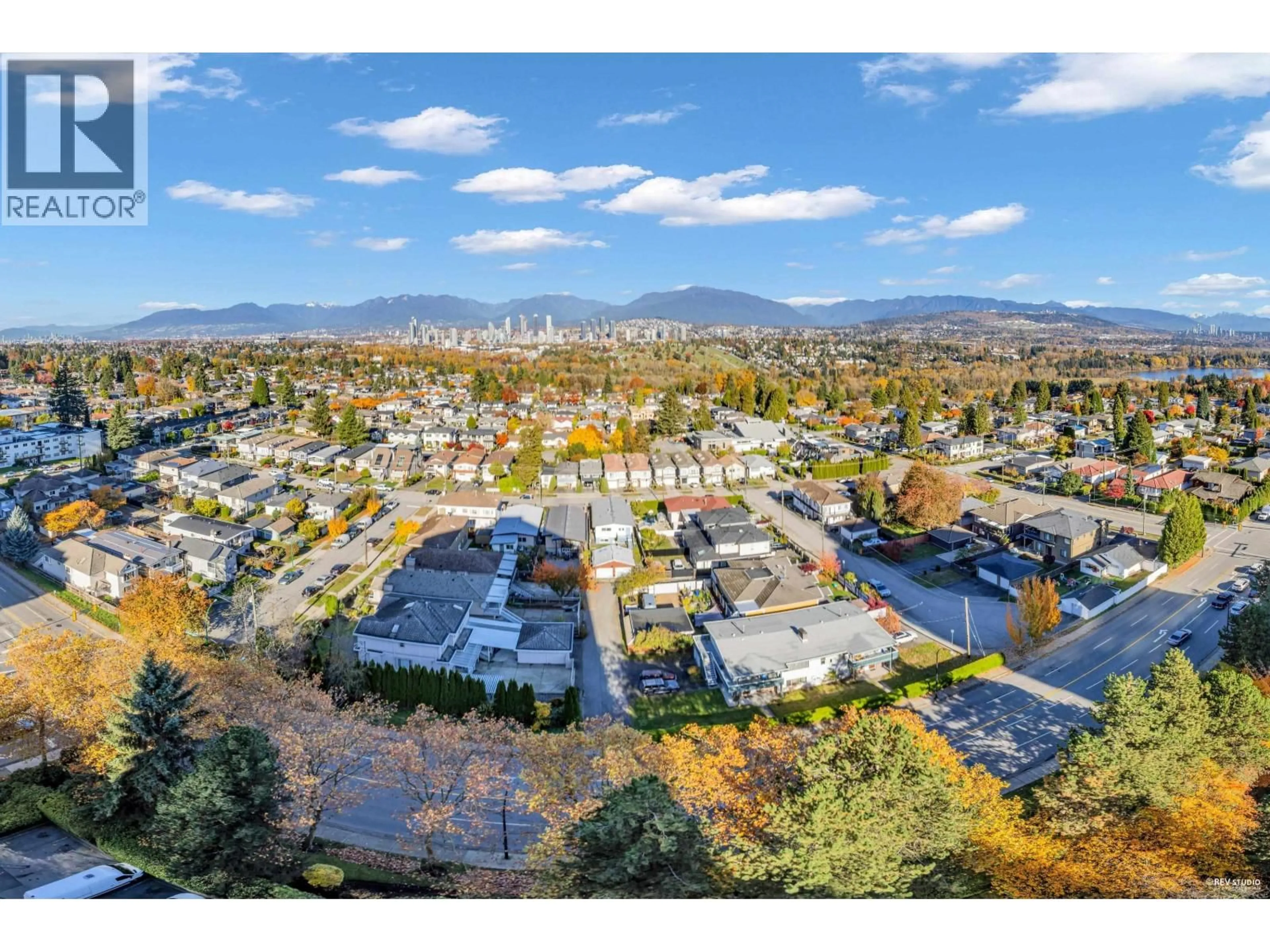 A pic from outside/outdoor area/front of a property/back of a property/a pic from drone, mountain view for 1807 - 6070 MCMURRAY AVENUE, Burnaby British Columbia V5H4J3