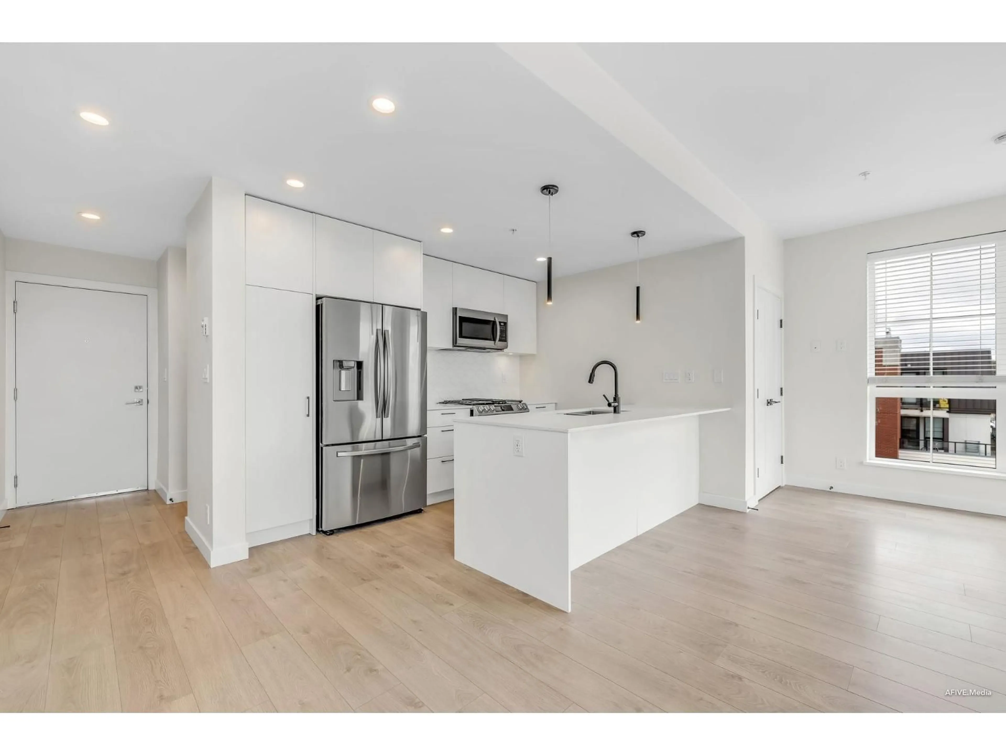 Open concept kitchen, unknown for 605 - 20019 83A, Surrey British Columbia V2Y5K6