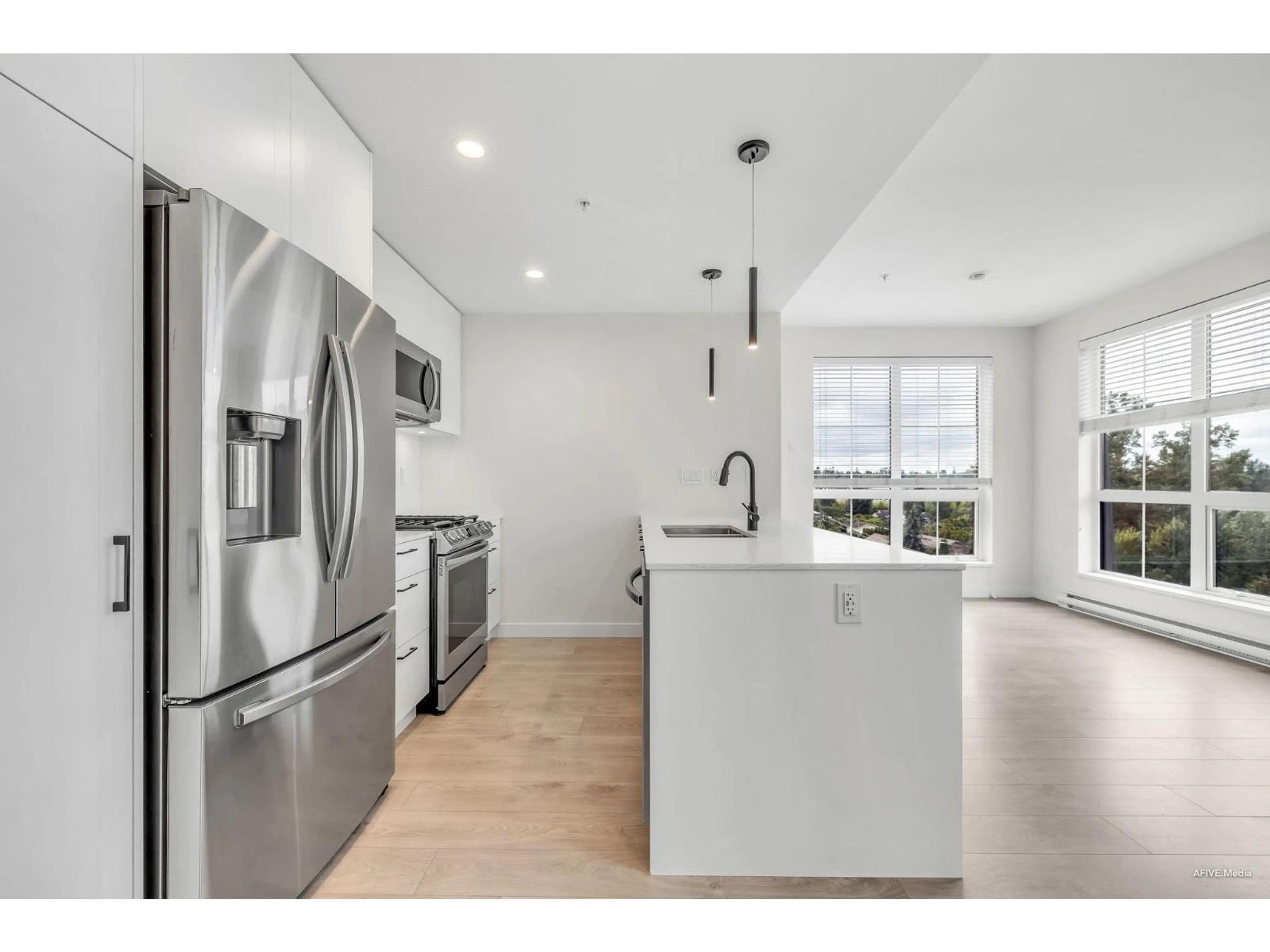 Open concept kitchen, unknown for 605 - 20019 83A, Surrey British Columbia V2Y5K6